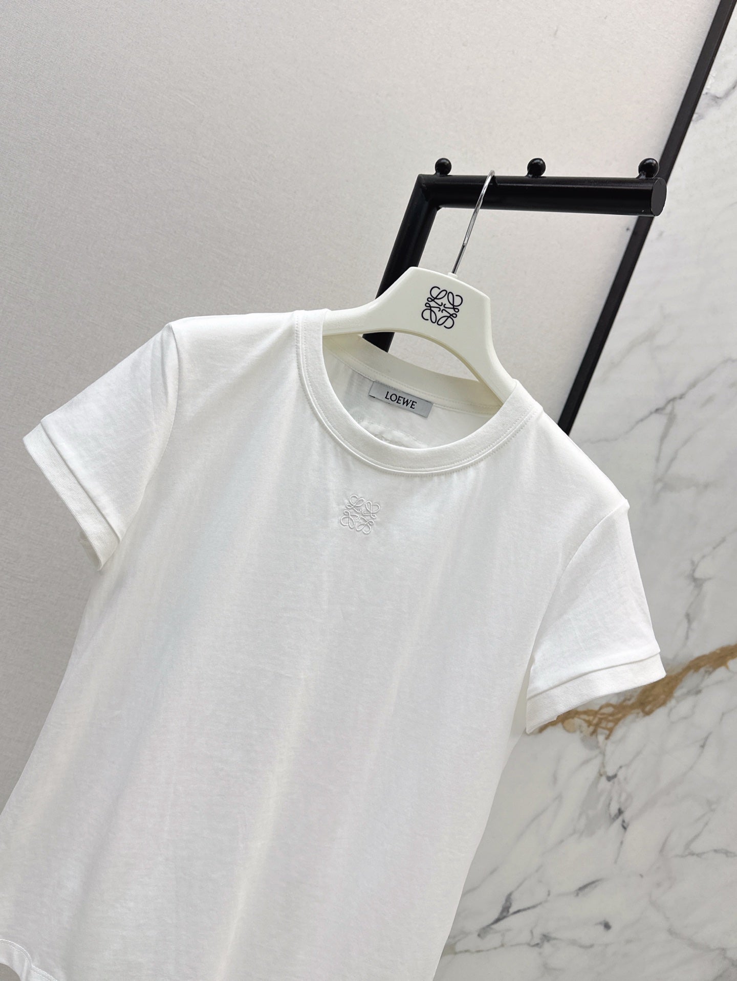Loe* 25ss lace back cotton t-shirt