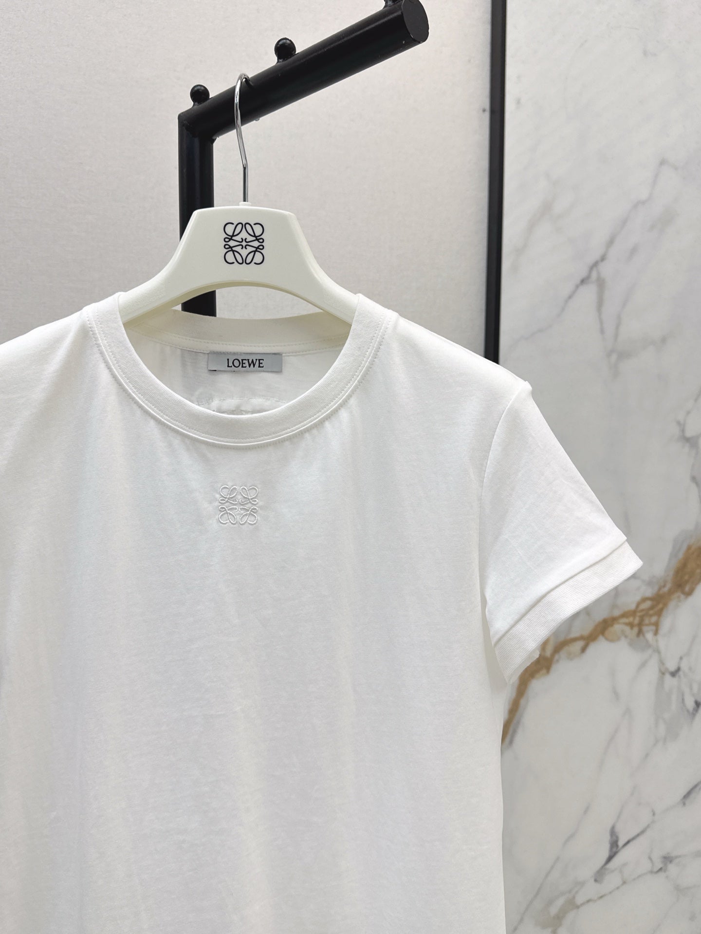 Loe* 25ss lace back cotton t-shirt