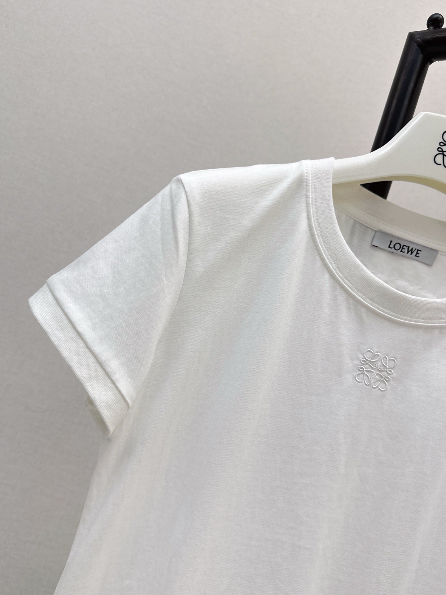 Loe* 25ss lace back cotton t-shirt