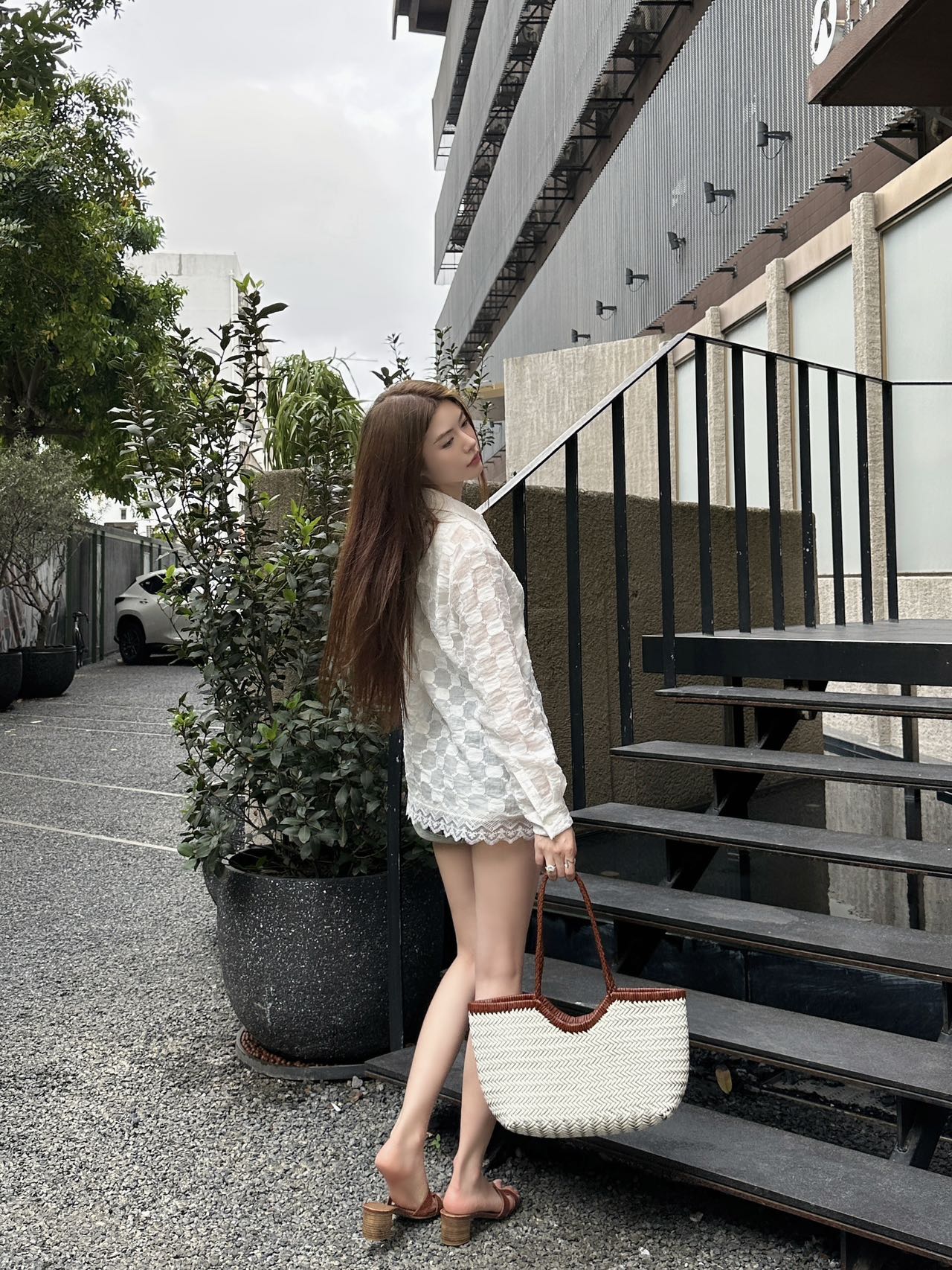 Gu* 25ss GG jacquard lace trim  shirt