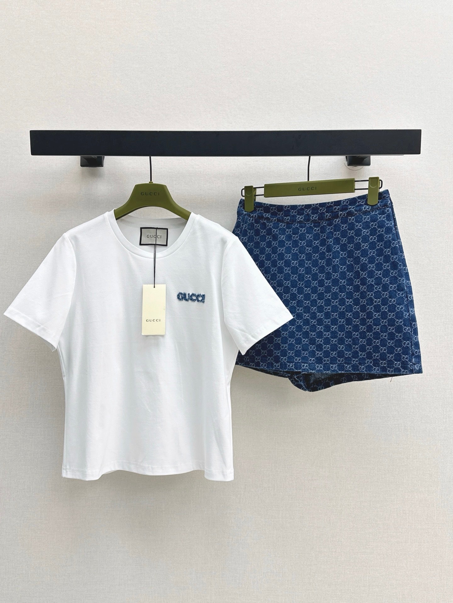 Gu* 25ss cotton jersey t-shirt and GG denim skort suit