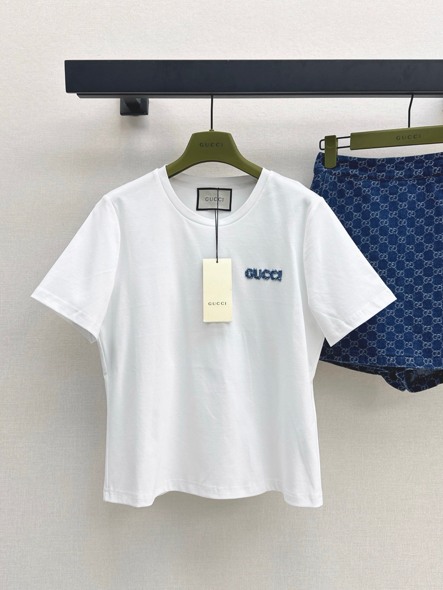 Gu* 25ss cotton jersey t-shirt and GG denim skort suit