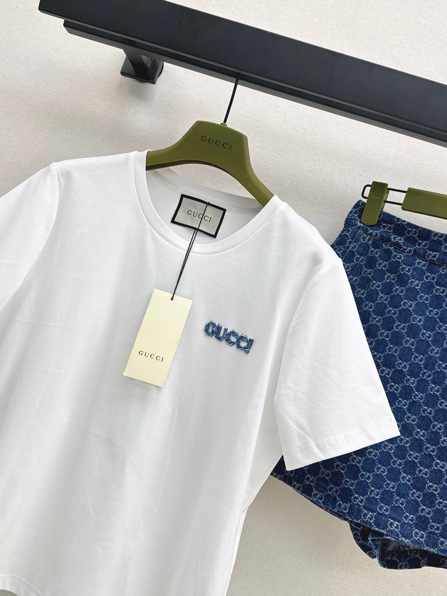 Gu* 25ss cotton jersey t-shirt and GG denim skort suit