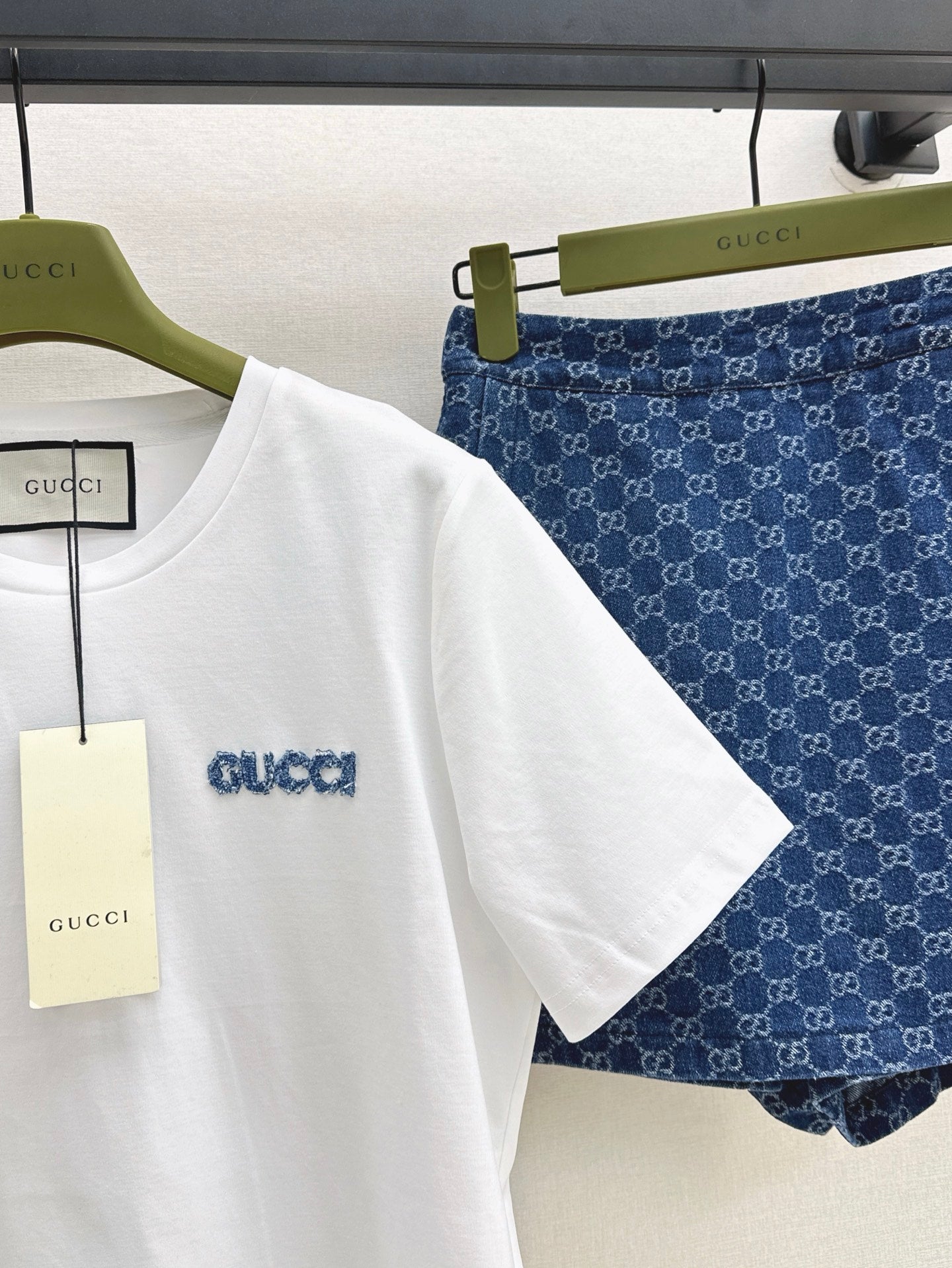 Gu* 25ss cotton jersey t-shirt and GG denim skort suit