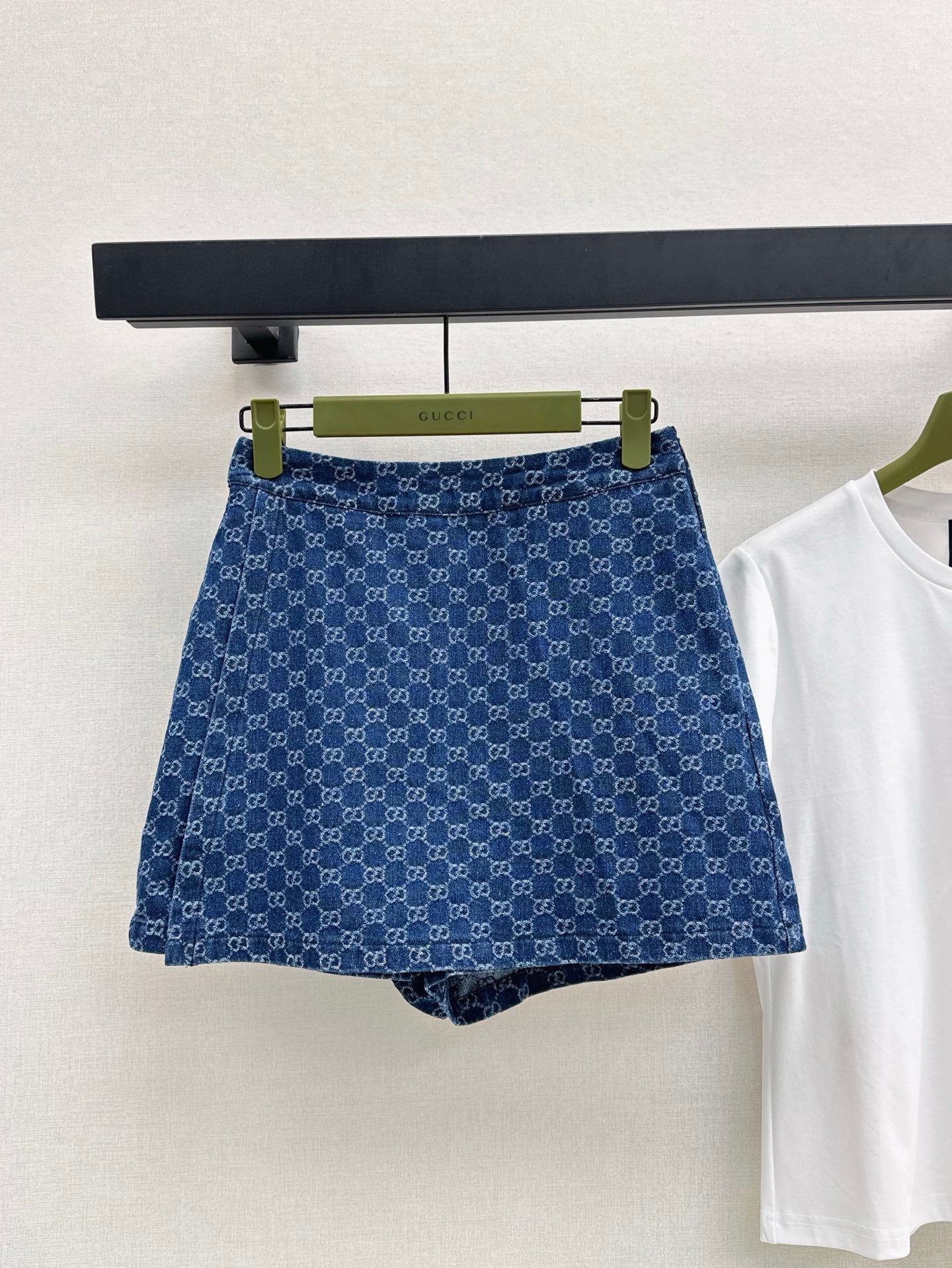 Gu* 25ss cotton jersey t-shirt and GG denim skort suit