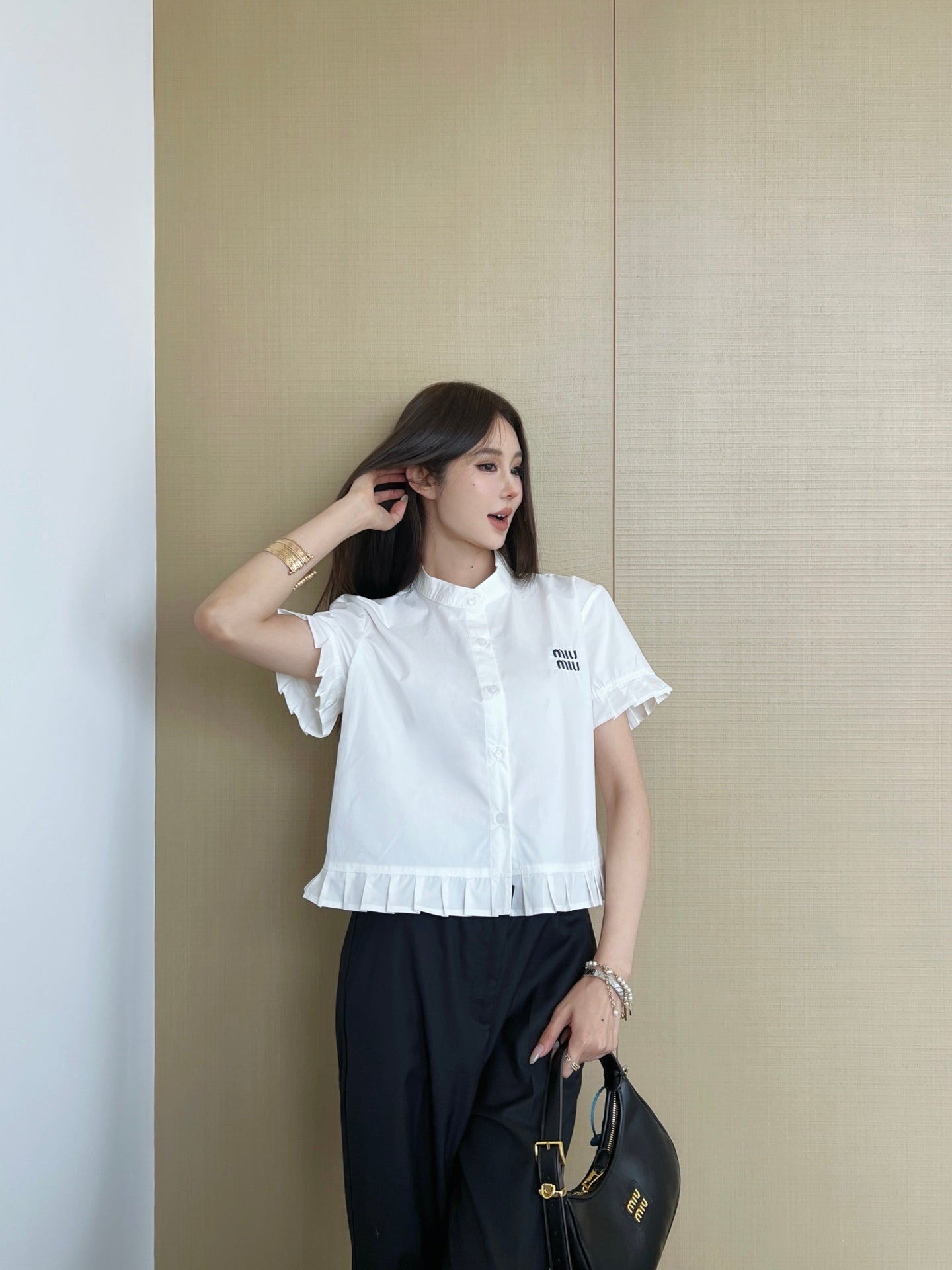 M*u 25ss pleated crop cotton shirt