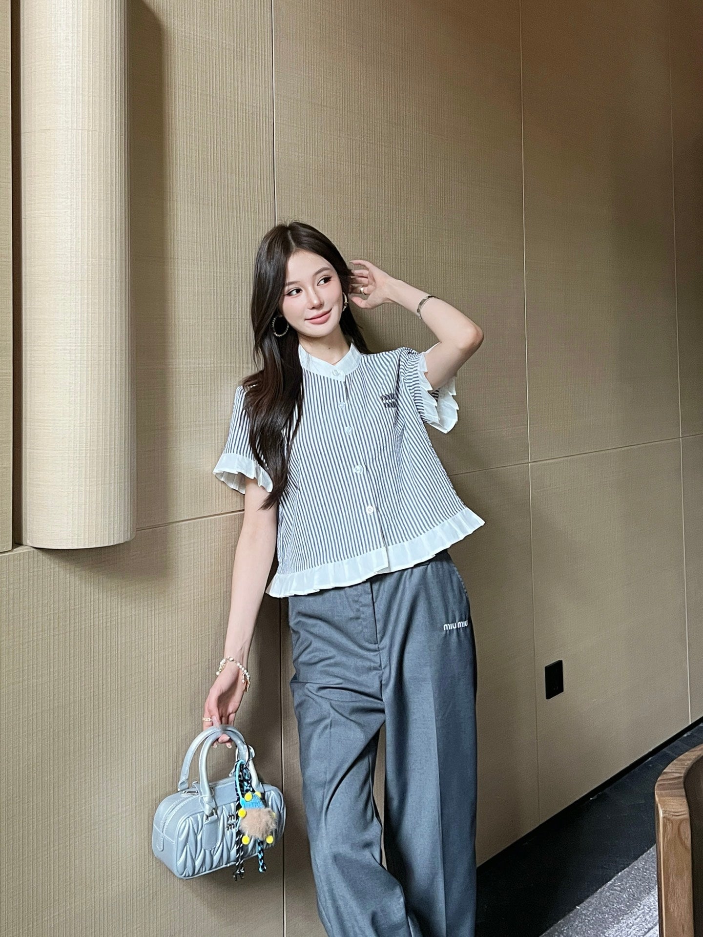 M*u 25ss striped crop pleated shirt