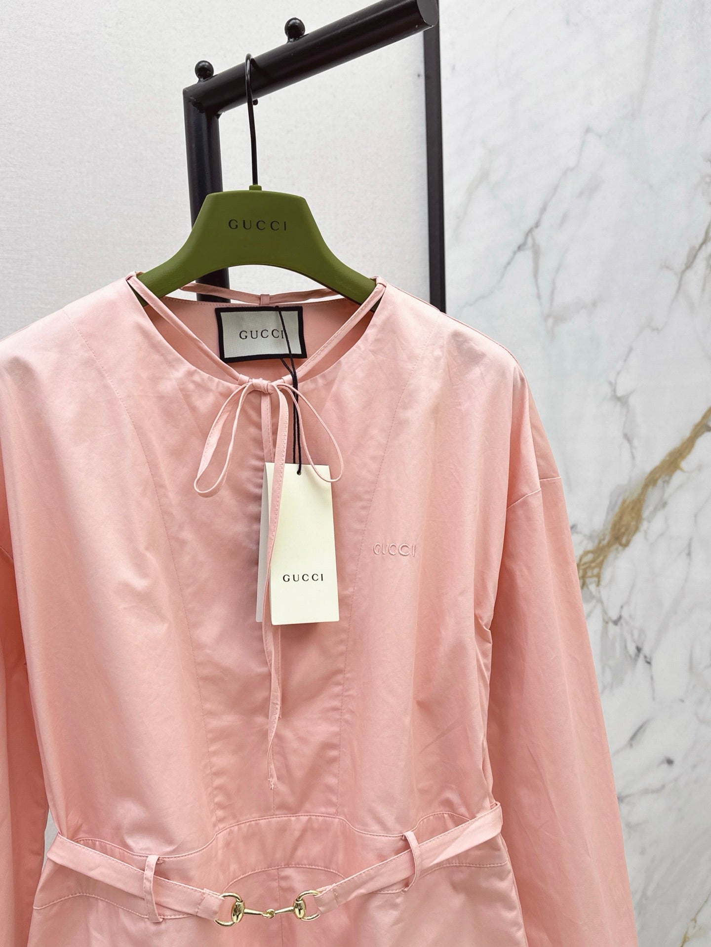 Gu* 25ss tied collar belt jumpsuit