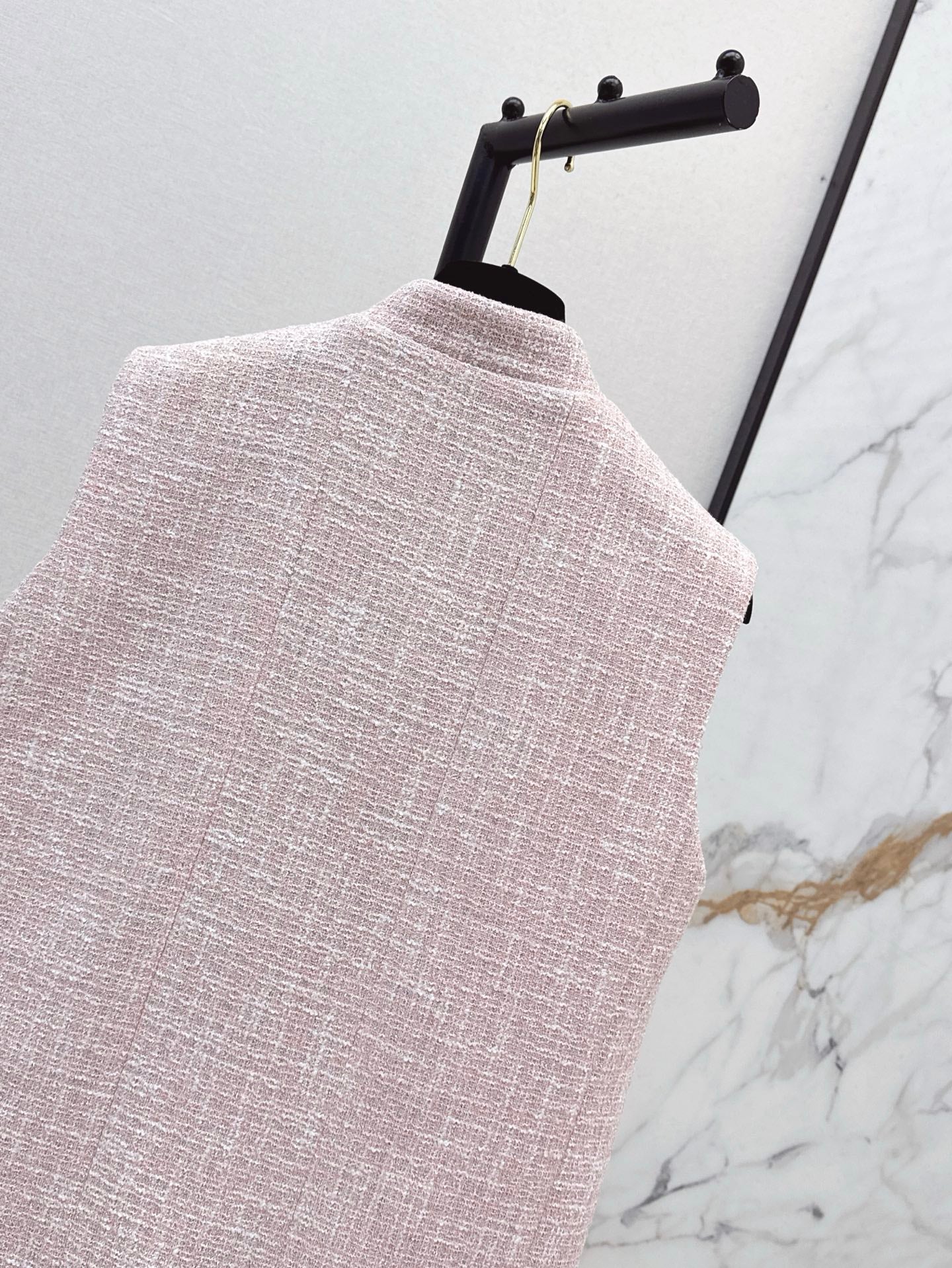 C*nel 25ss  rose tweed vest