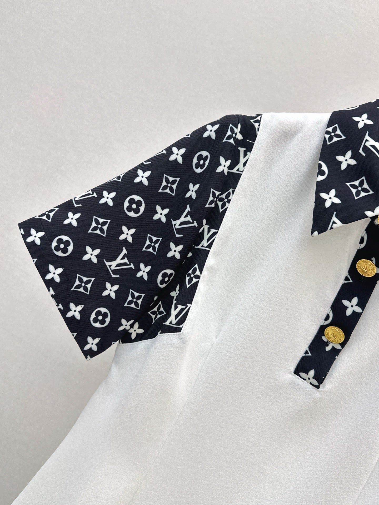 Loui* 25ss monogram sleeve polo dress
