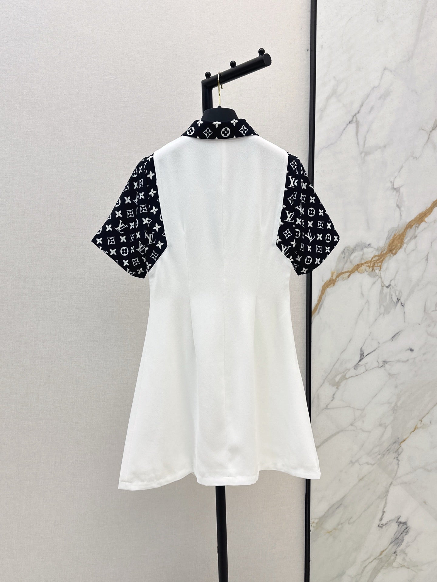 Loui* 25ss monogram sleeve polo dress