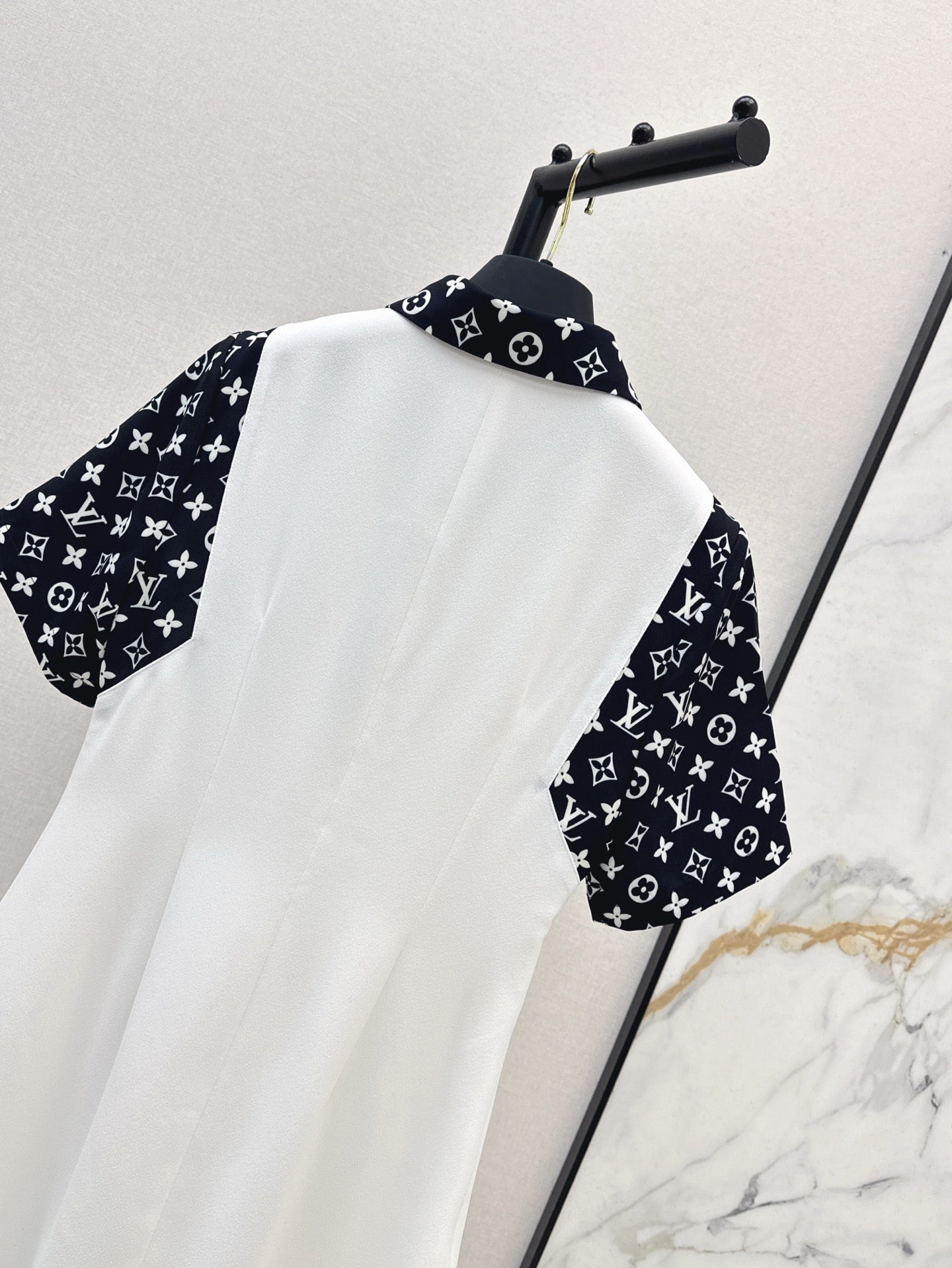 Loui* 25ss monogram sleeve polo dress