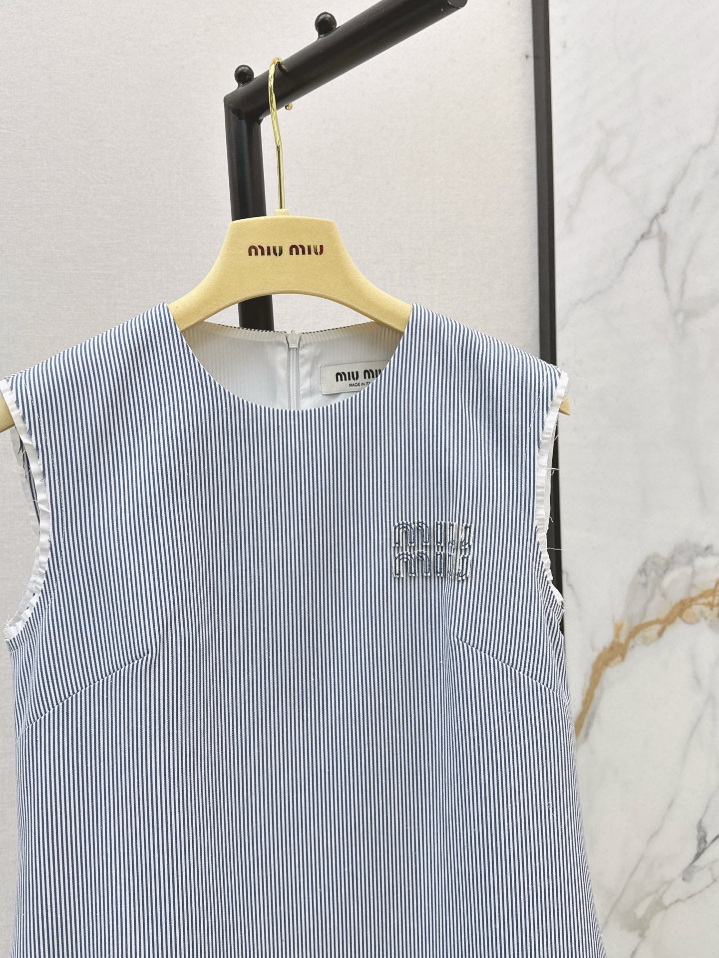 M*u 25ss logo patch straight dress