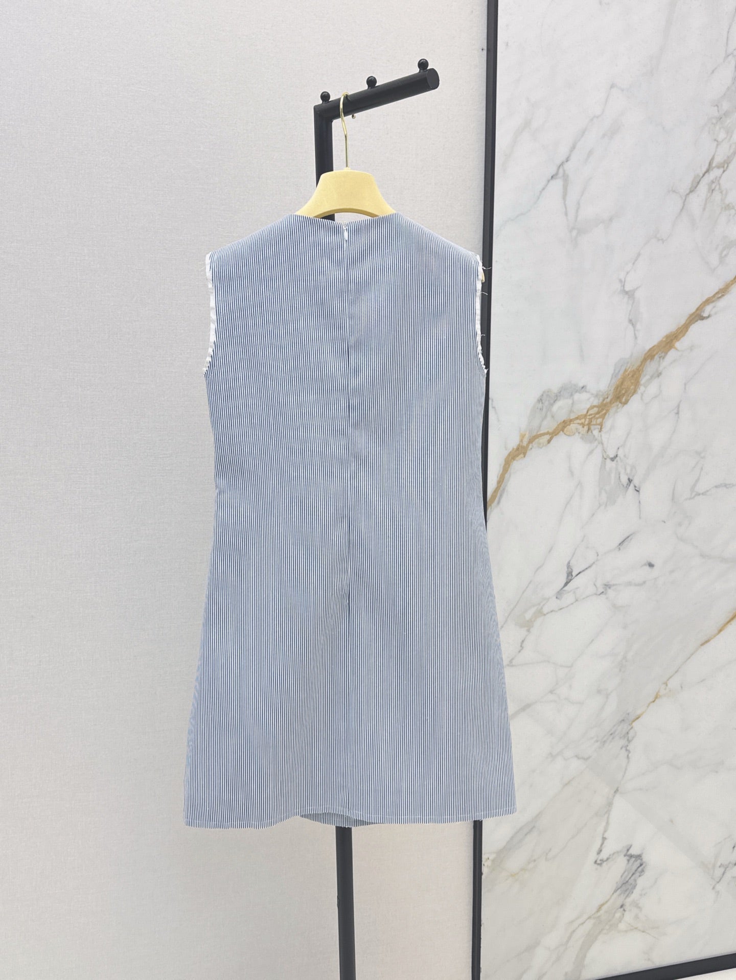 M*u 25ss logo patch straight dress