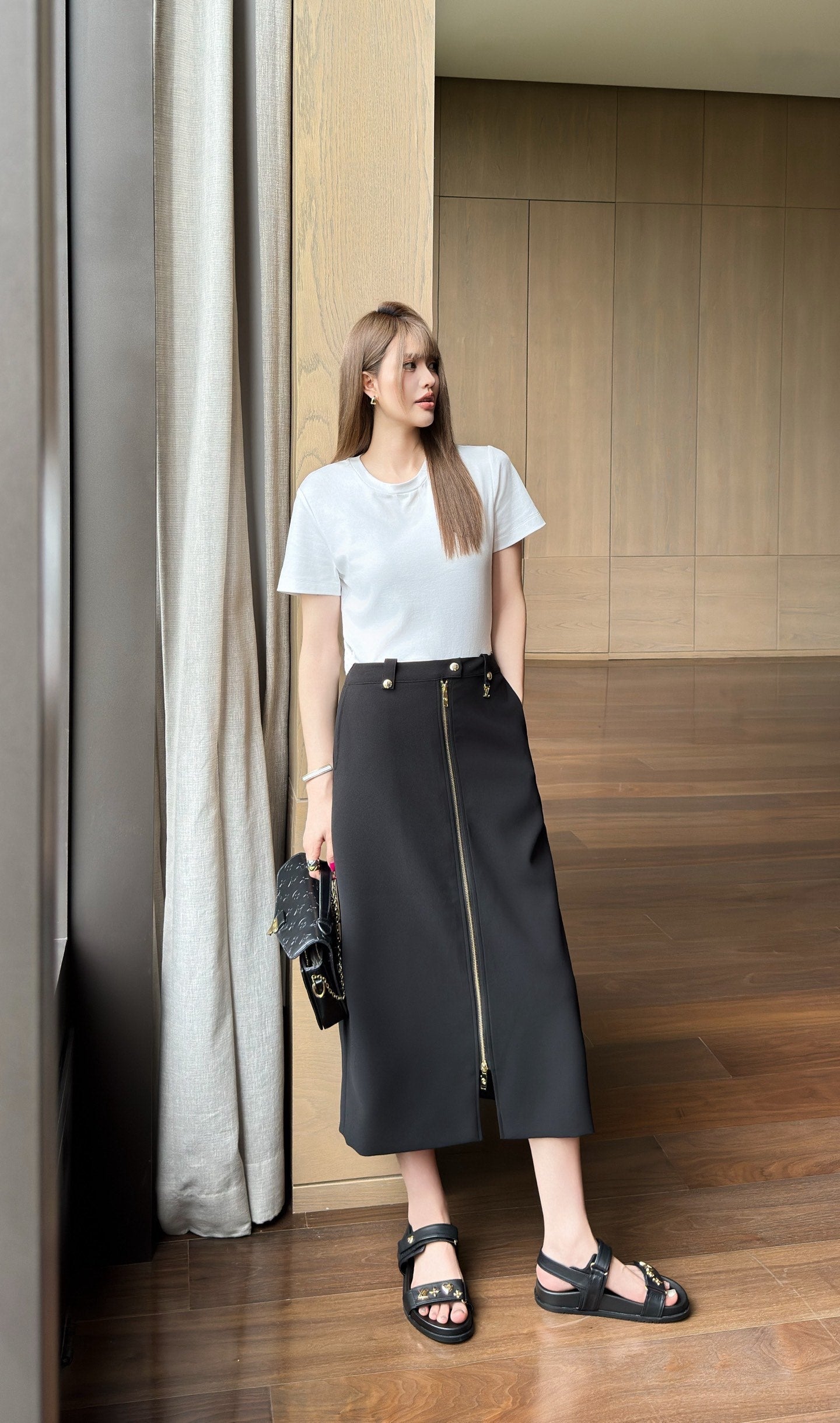 Loui* 25ss split back zipper skirt