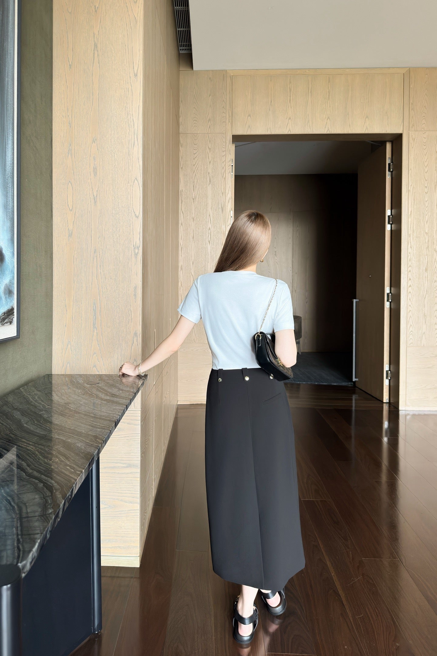 Loui* 25ss split back zipper skirt