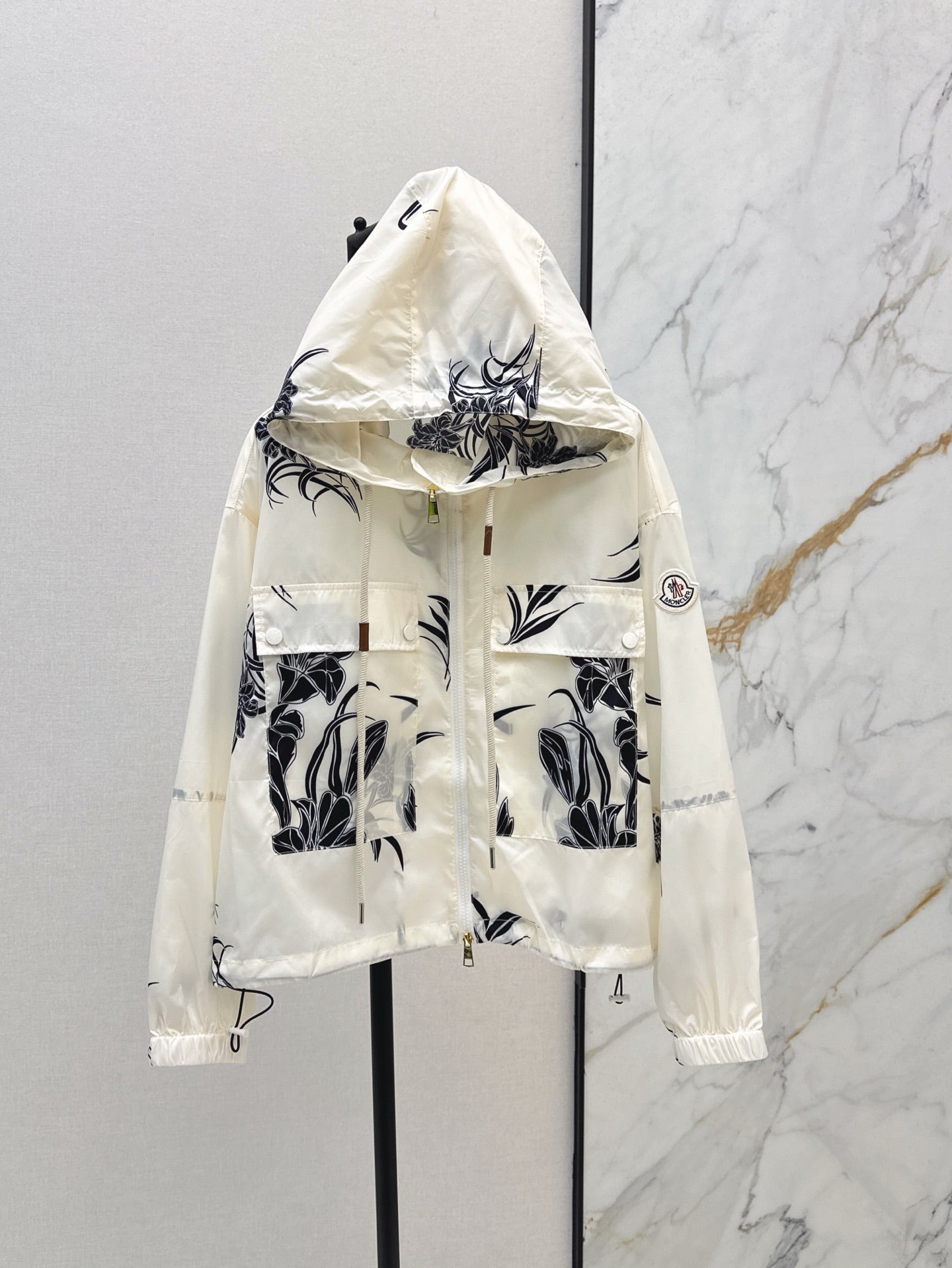 Monc* 25ss floral printed crop hooded jacket