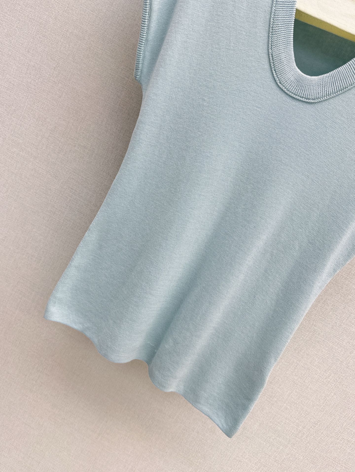 MaxM* 25ss U-neck knitted top