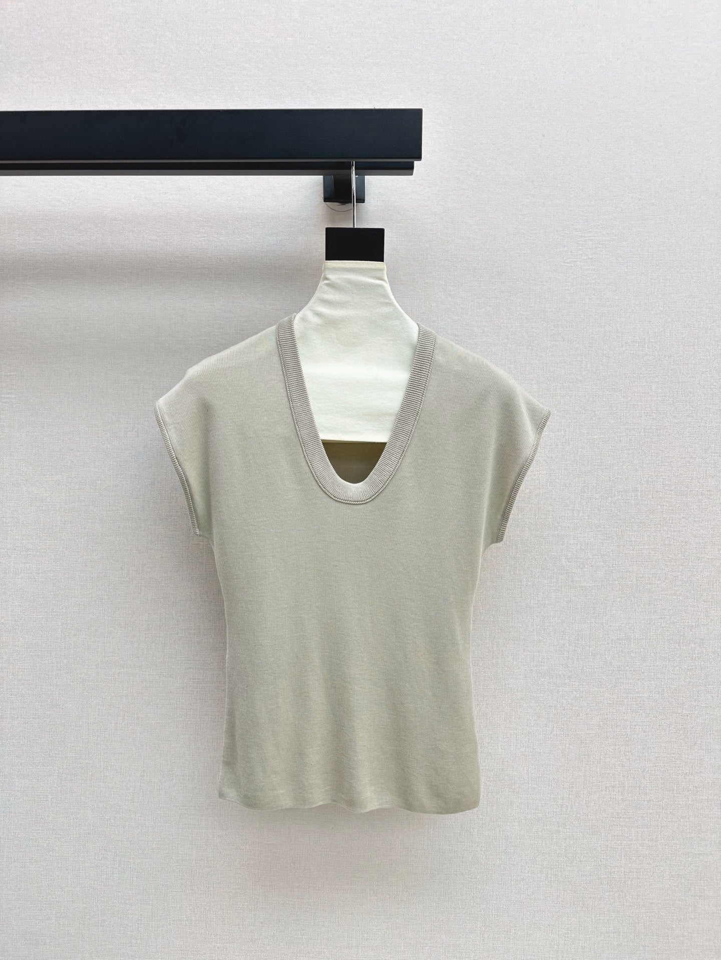 MaxM* 25ss U-neck knitted top