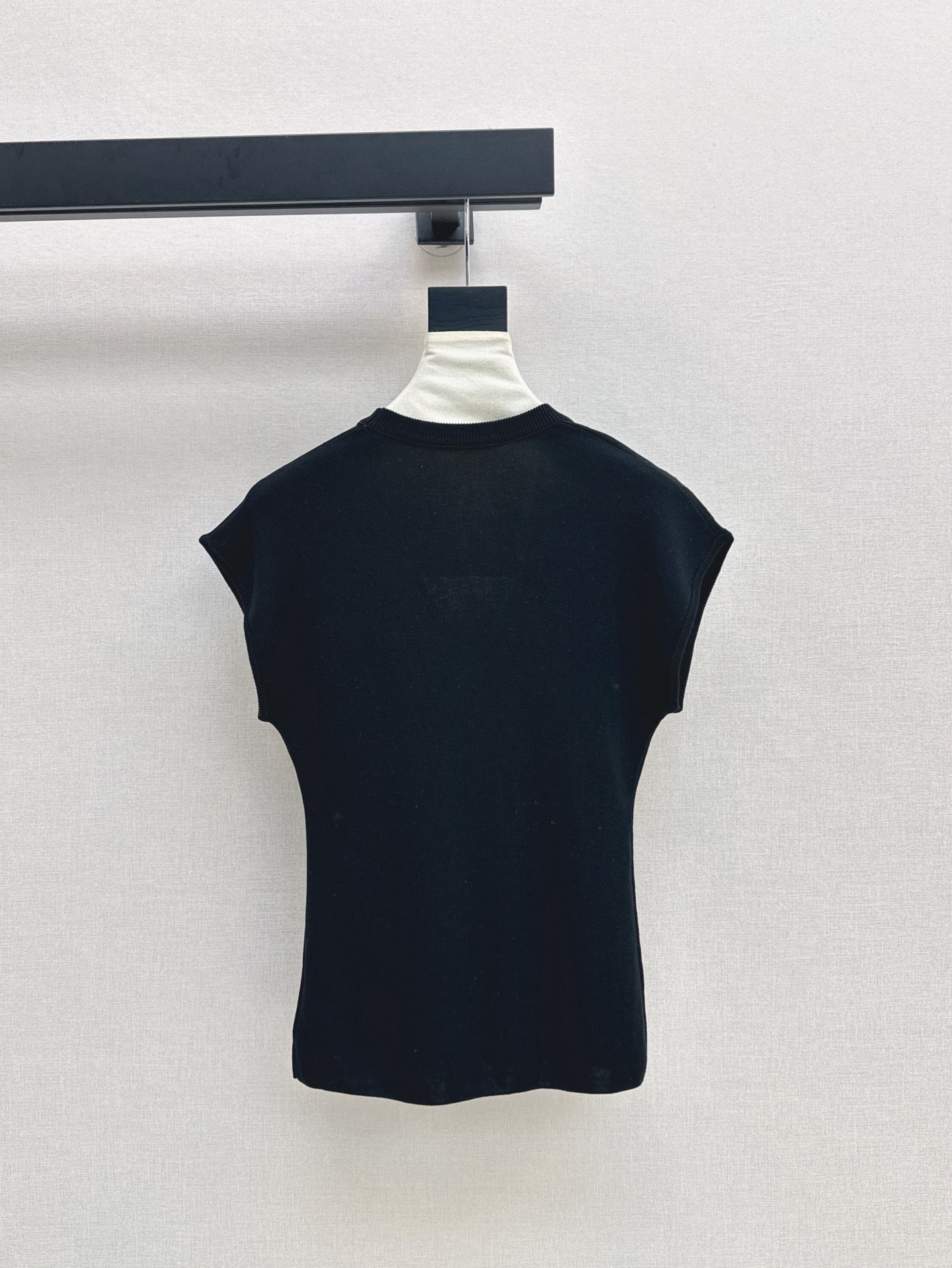 MaxM* 25ss U-neck knitted top