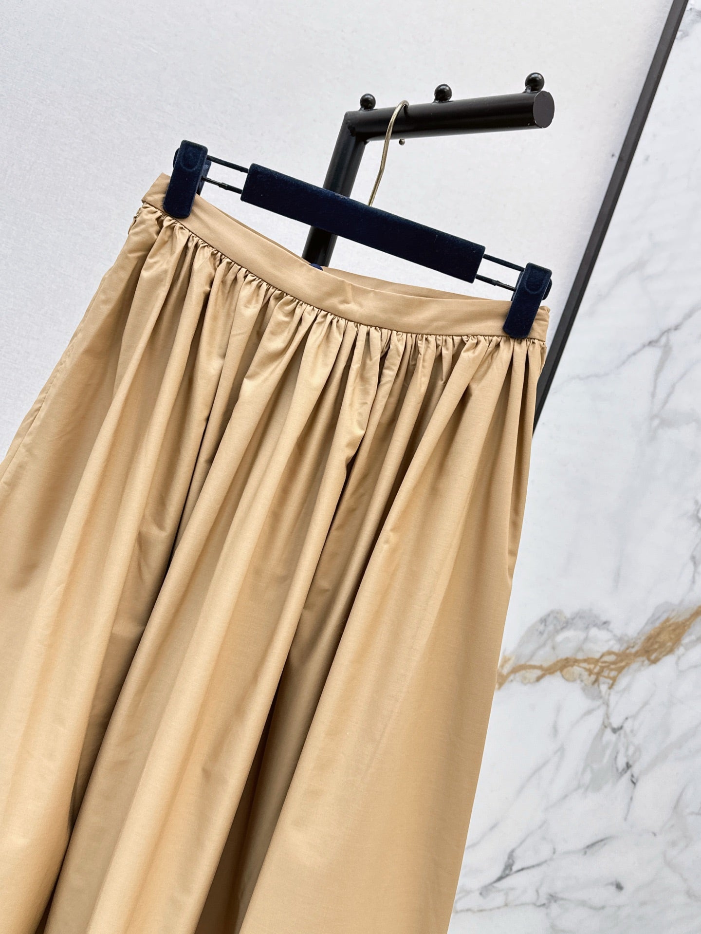 Loui* 25ss XL hem midi skirt