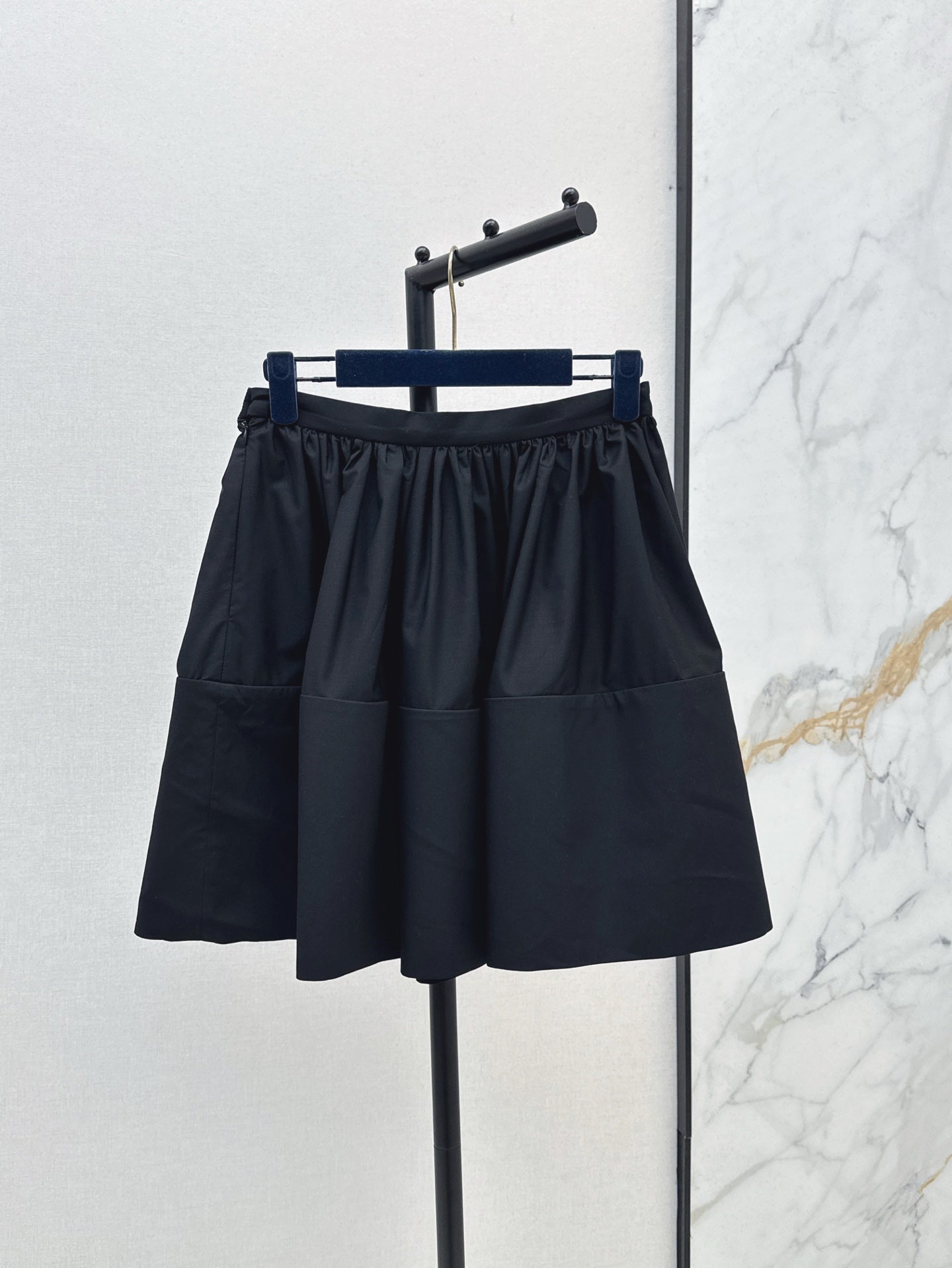 Loui* 25ss XL hem mini skirt