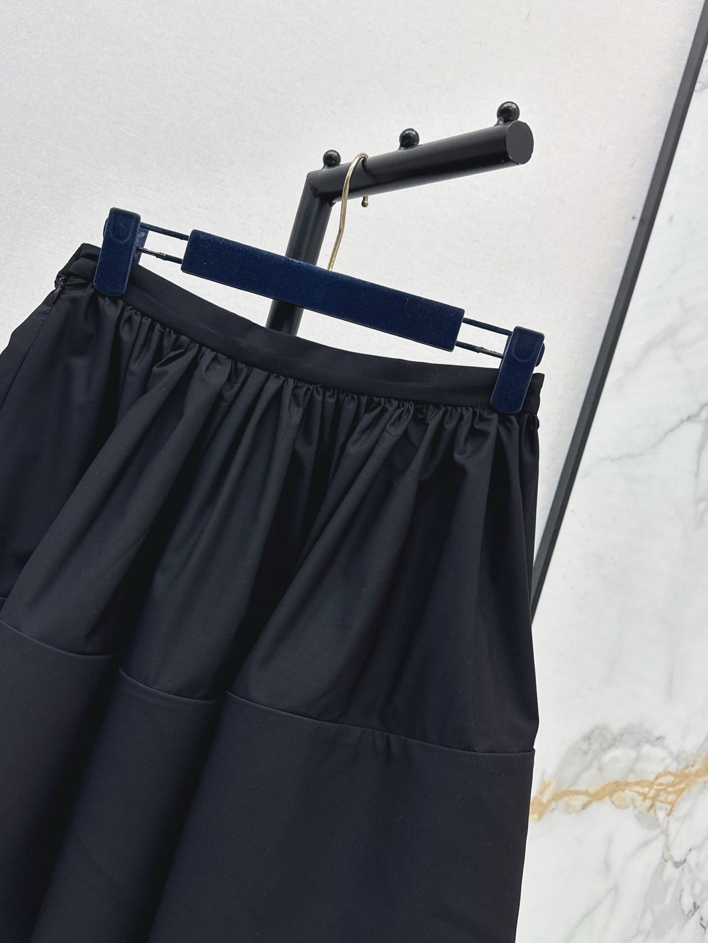 Loui* 25ss XL hem mini skirt