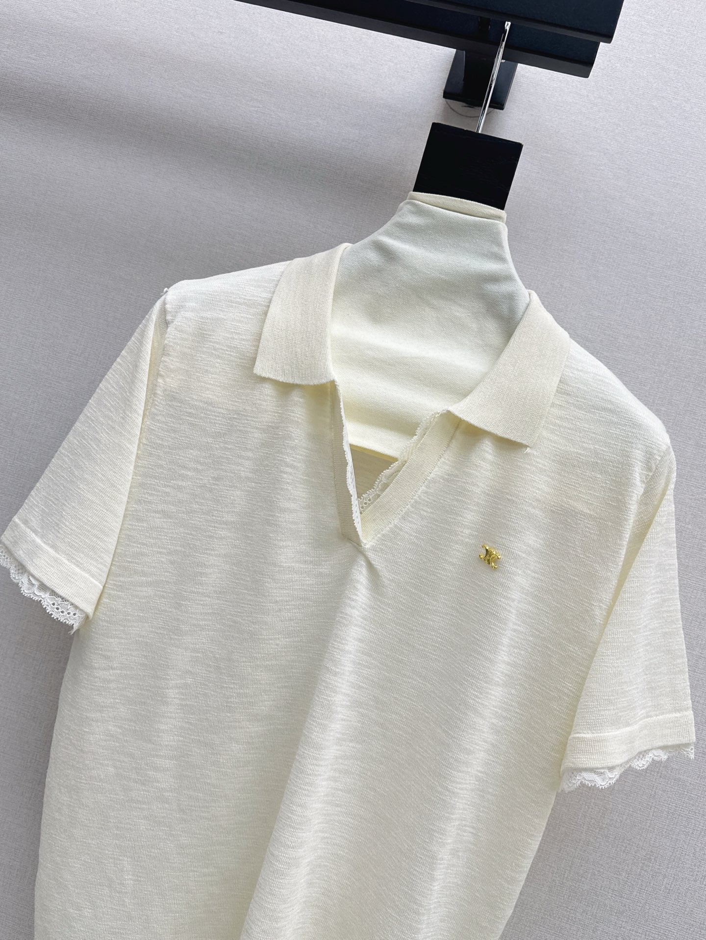 Cel* 25ss lace trim polo sweater