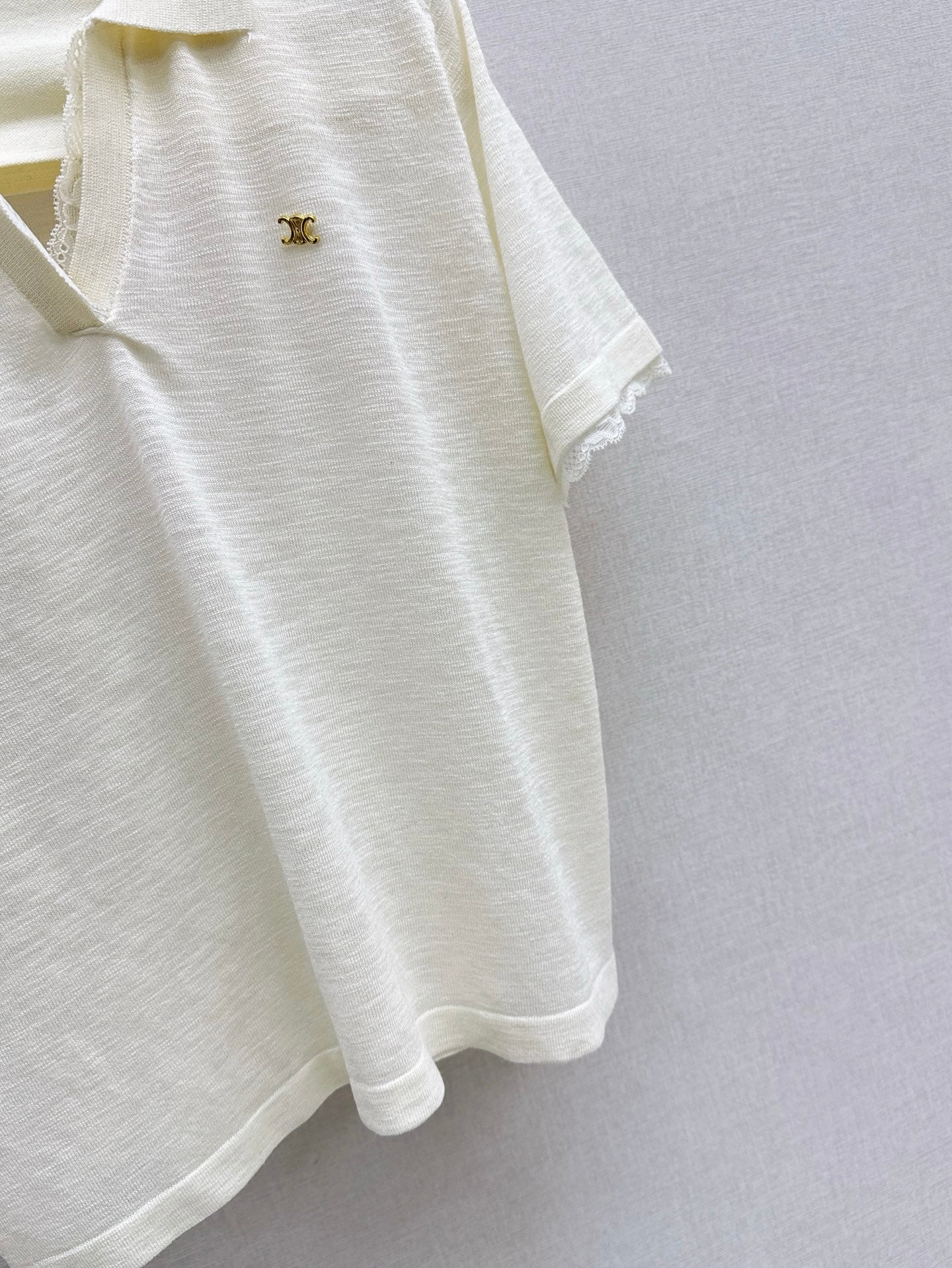 Cel* 25ss lace trim polo sweater