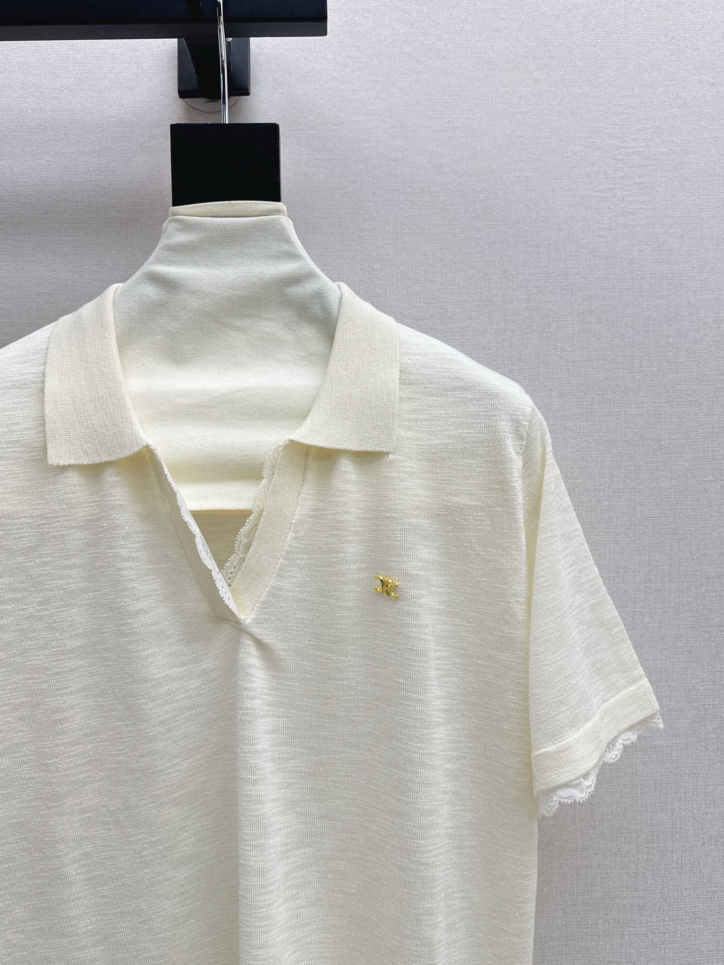 Cel* 25ss lace trim polo sweater