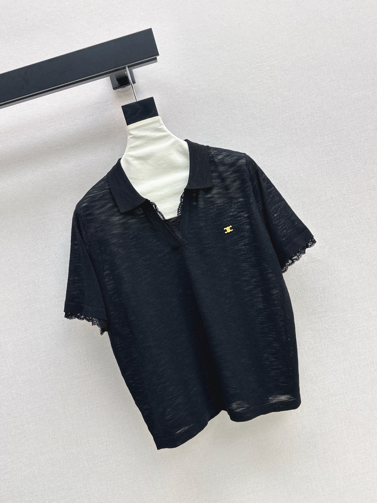 Cel* 25ss lace trim polo sweater