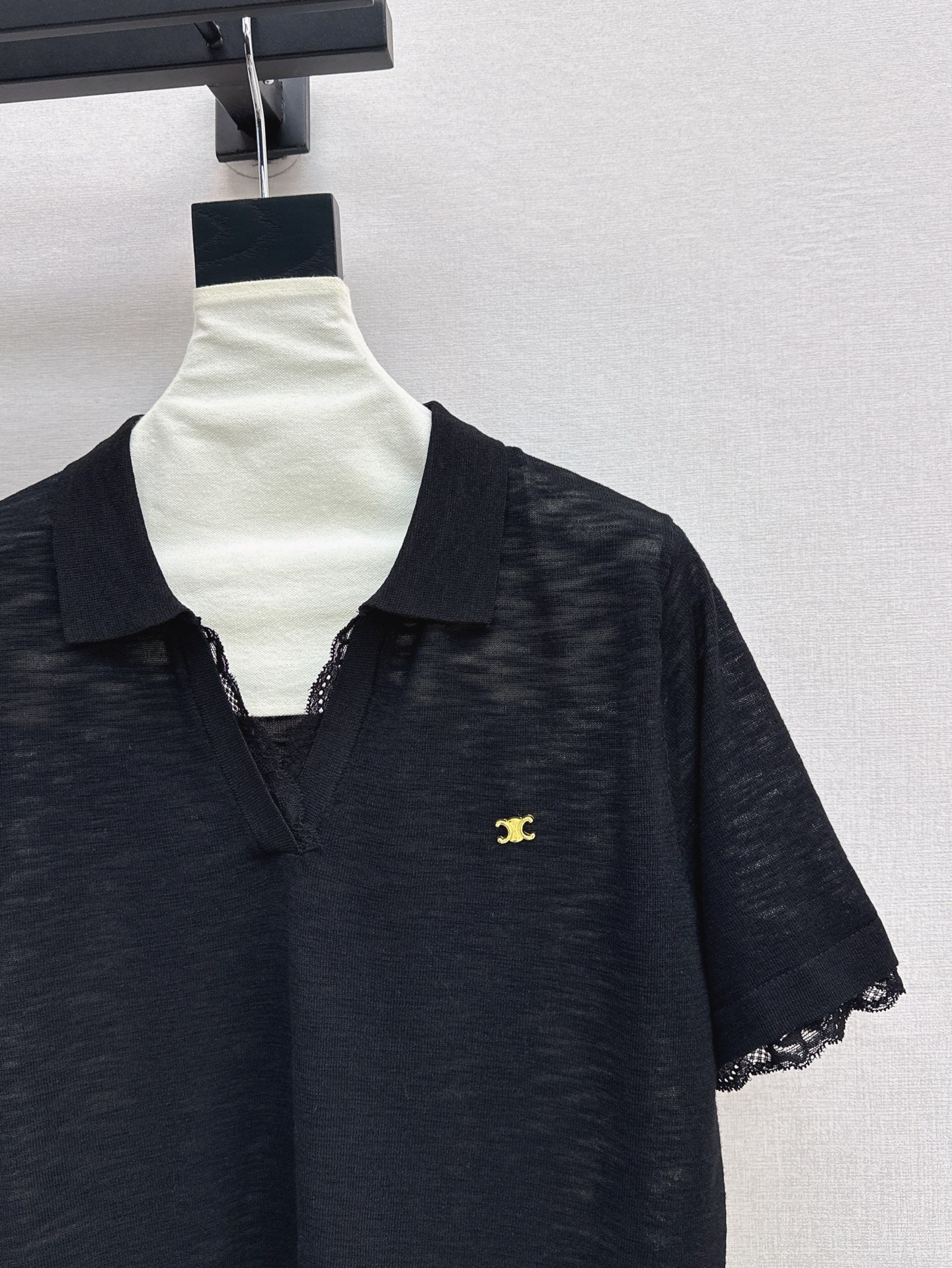 Cel* 25ss lace trim polo sweater