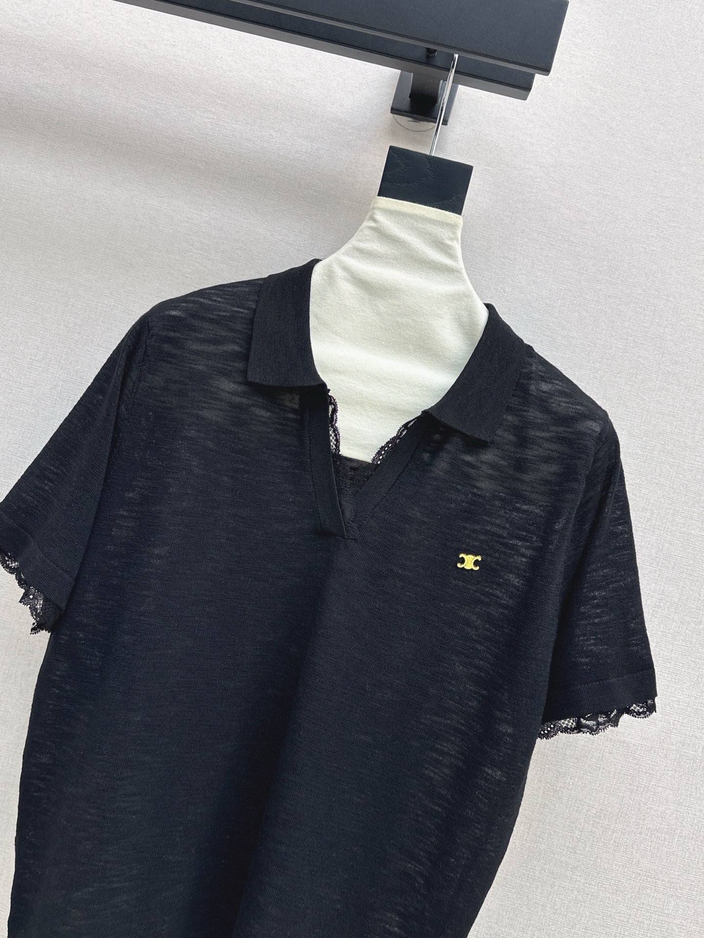 Cel* 25ss lace trim polo sweater