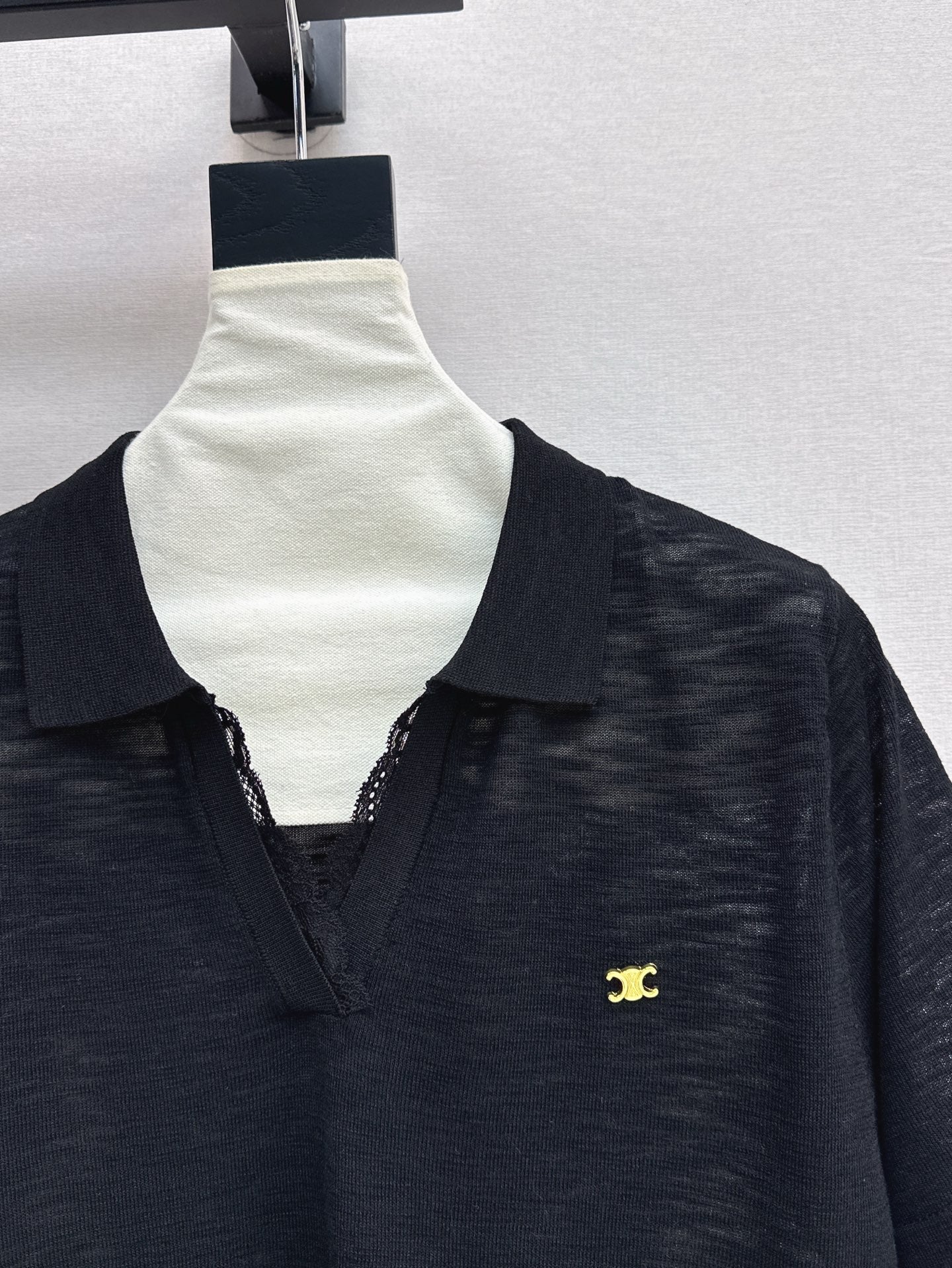 Cel* 25ss lace trim polo sweater