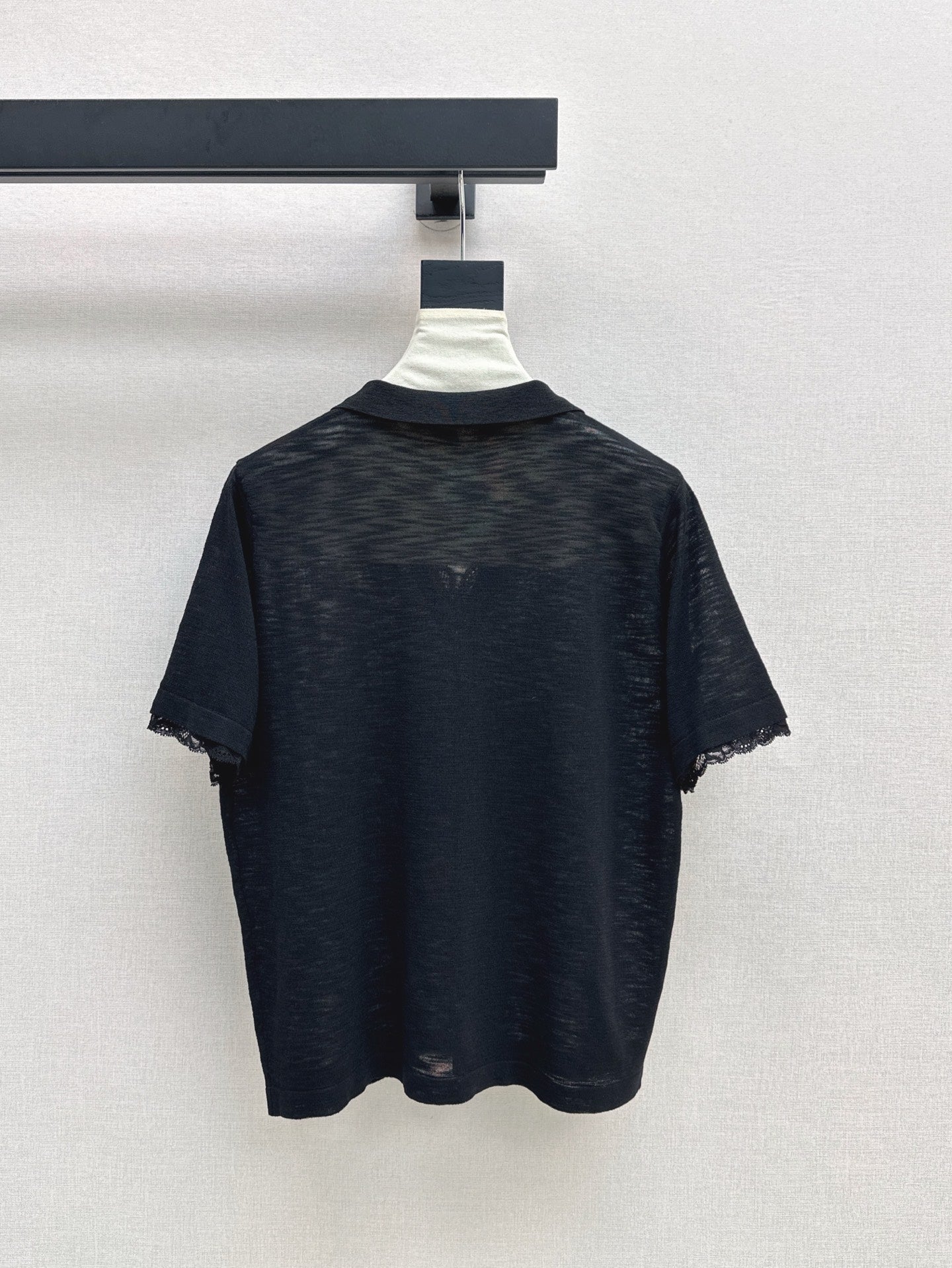 Cel* 25ss lace trim polo sweater