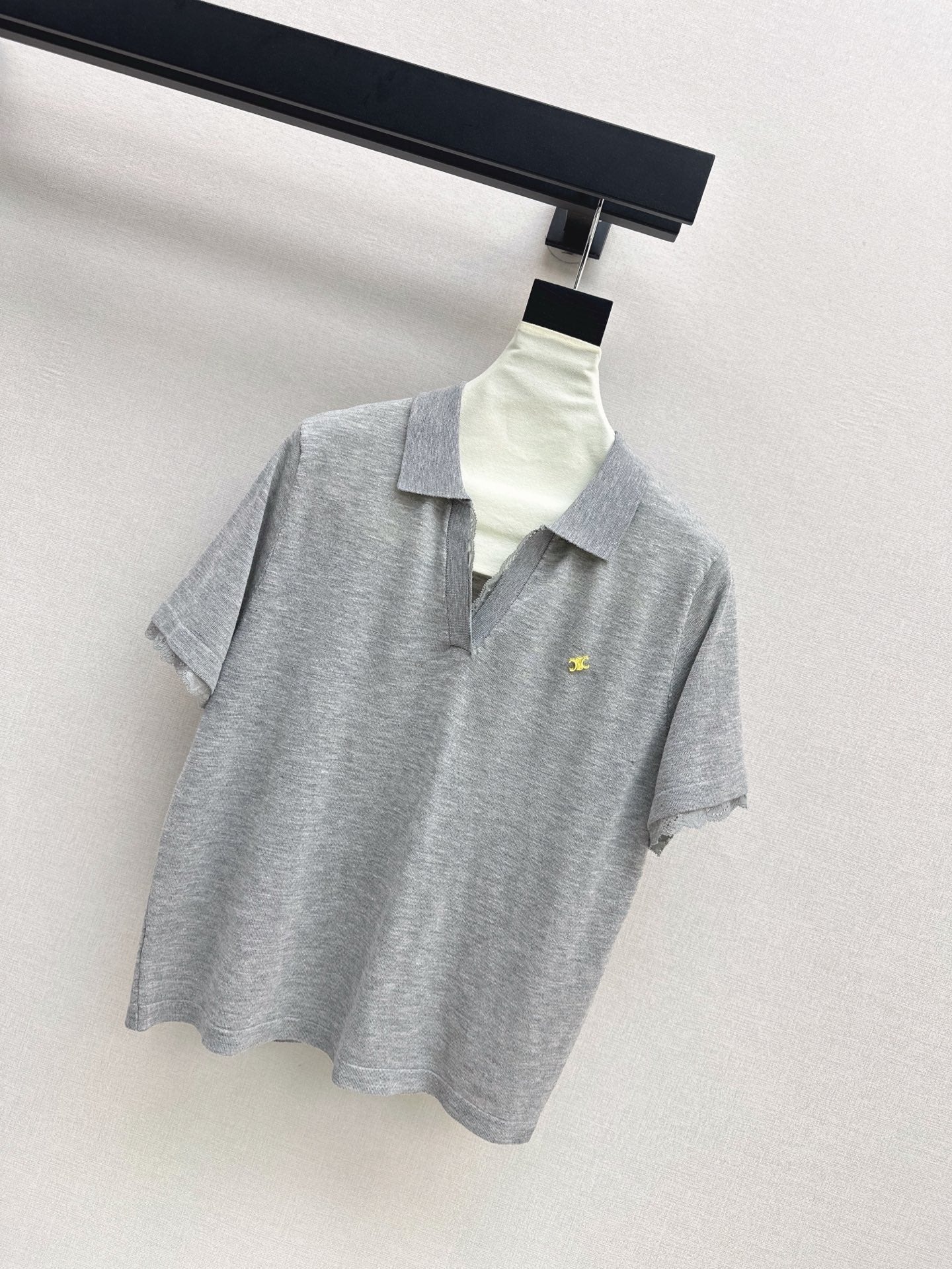 Cel* 25ss lace trim polo sweater