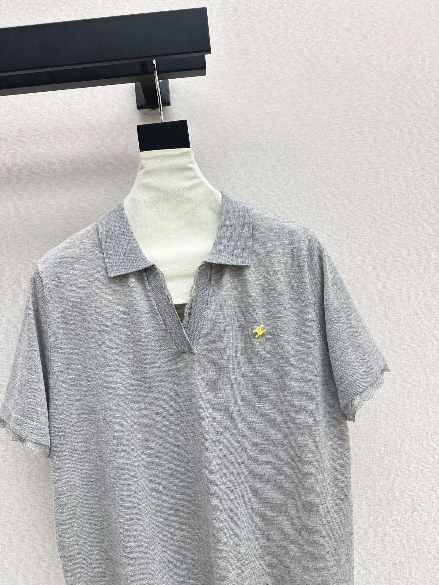 Cel* 25ss lace trim polo sweater