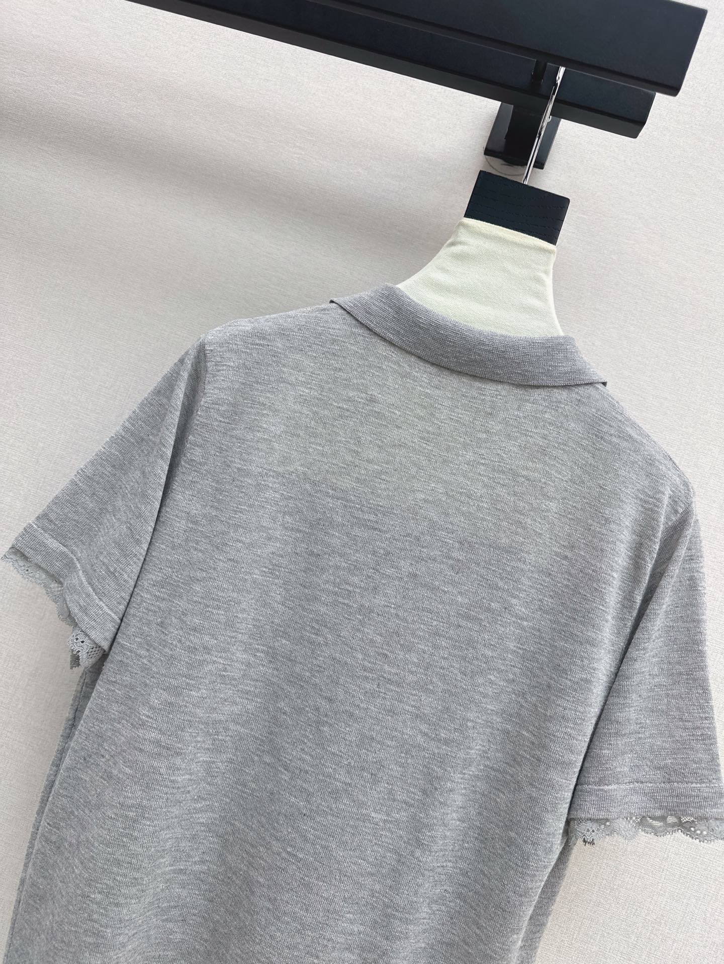 Cel* 25ss lace trim polo sweater