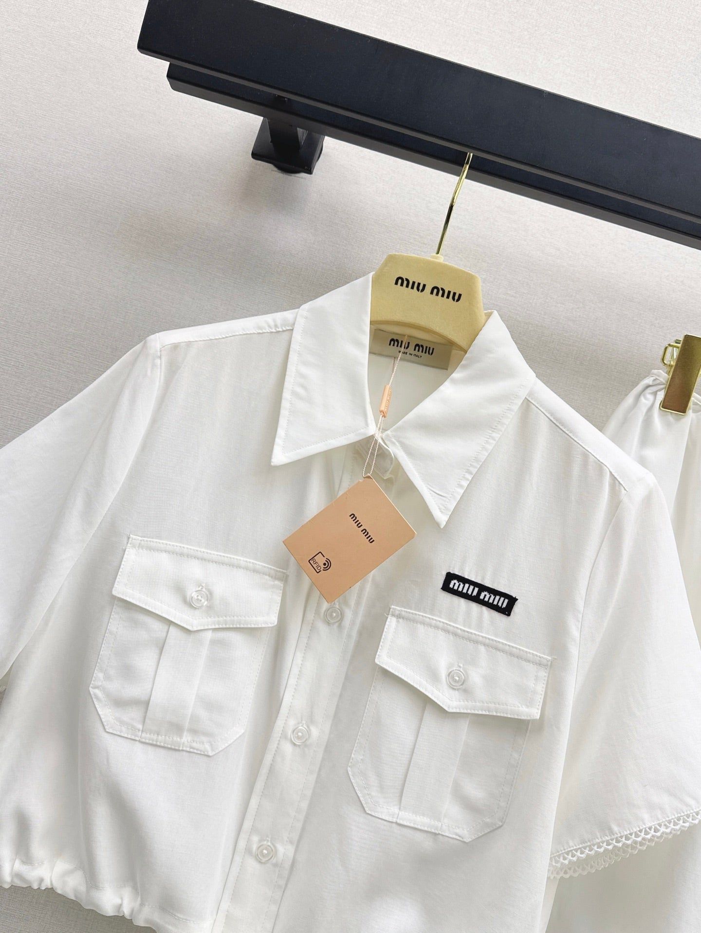 M*u 25ss cropped shirt and miniskirt suit