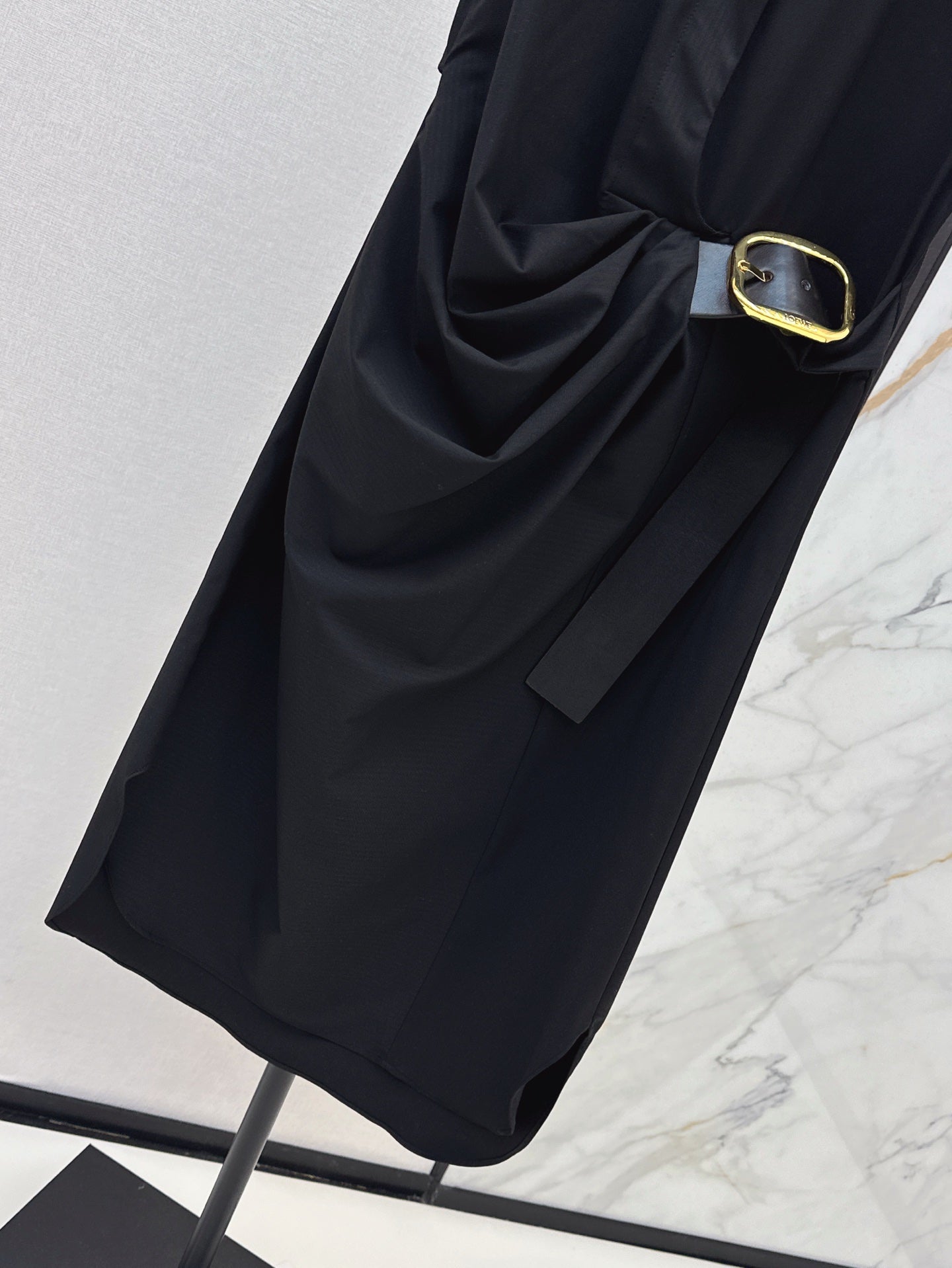 Loe* 25ss Asymmetric draping belted dress