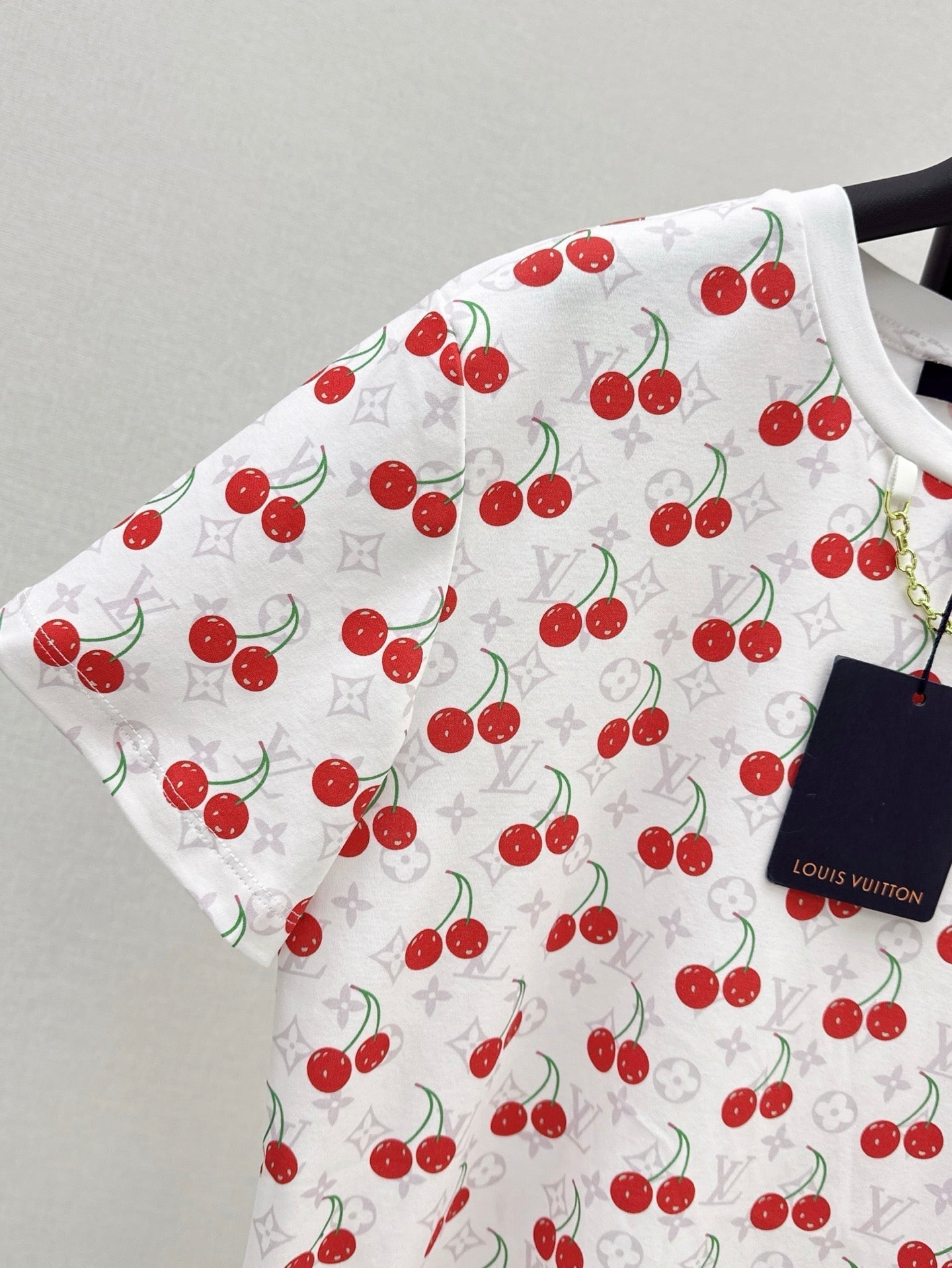 Loui* 25ss monogram cherry cotton t-shirt