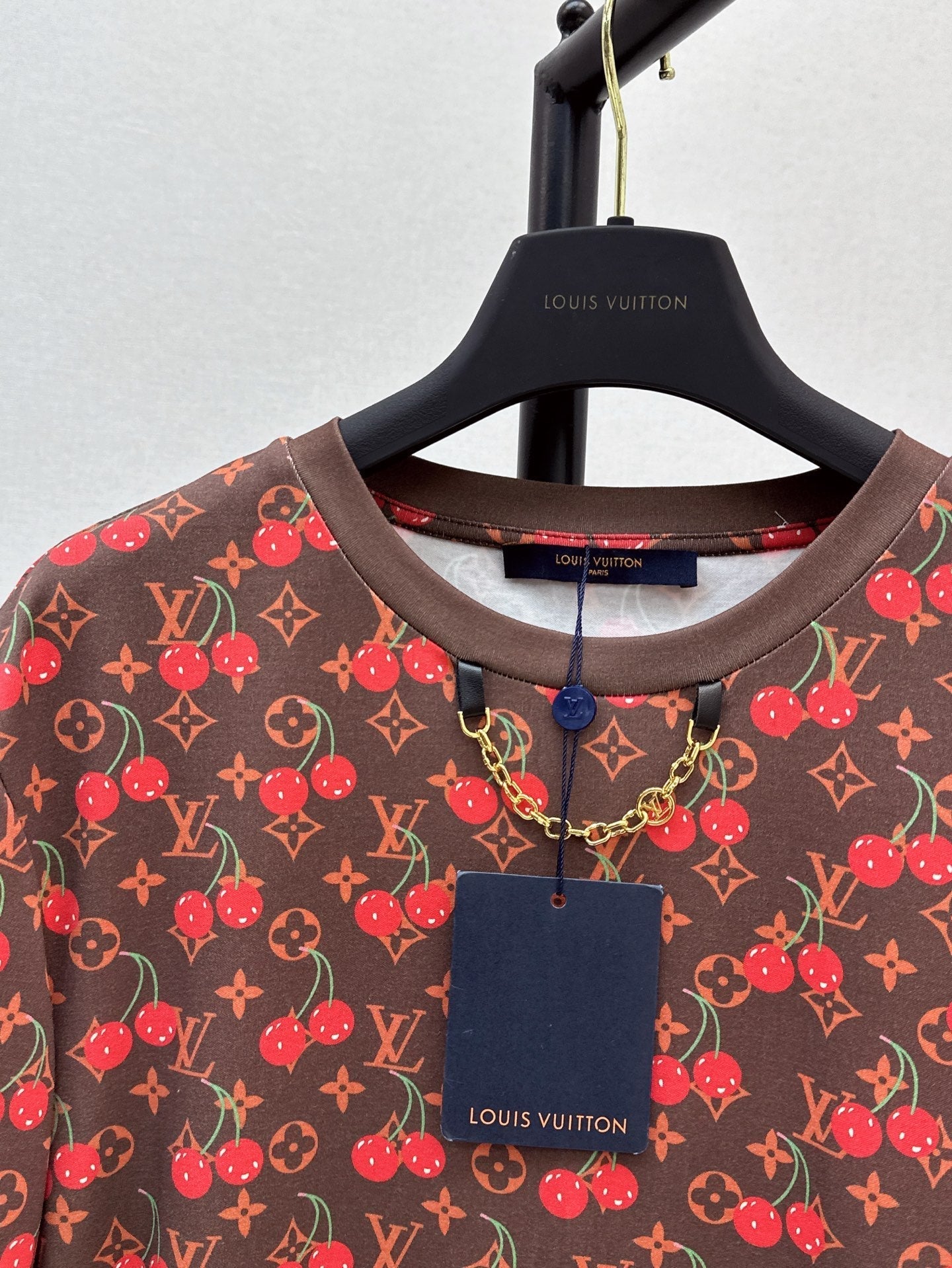 Loui* 25ss monogram cherry cotton t-shirt