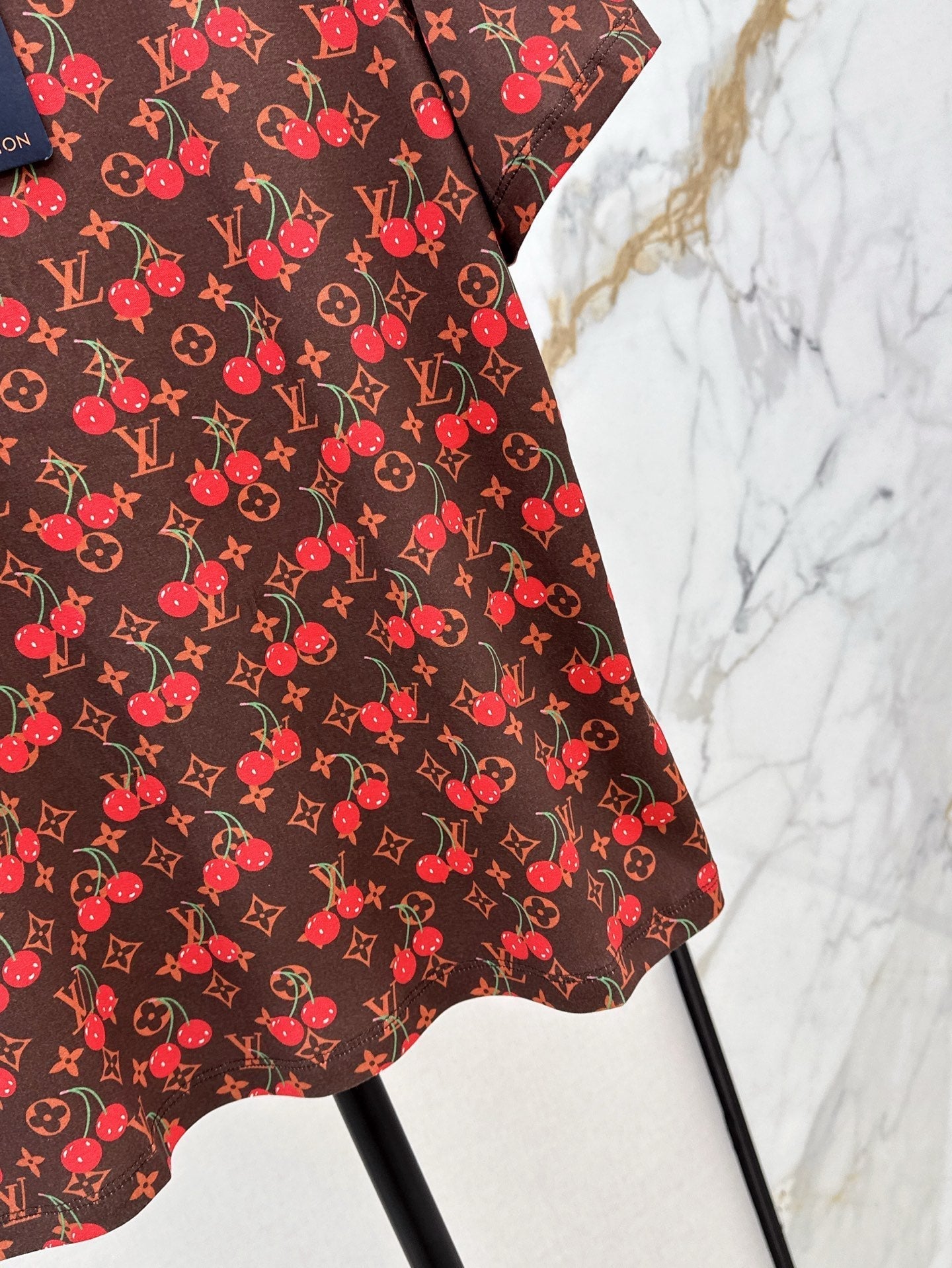 Loui* 25ss monogram cherry cotton t-shirt