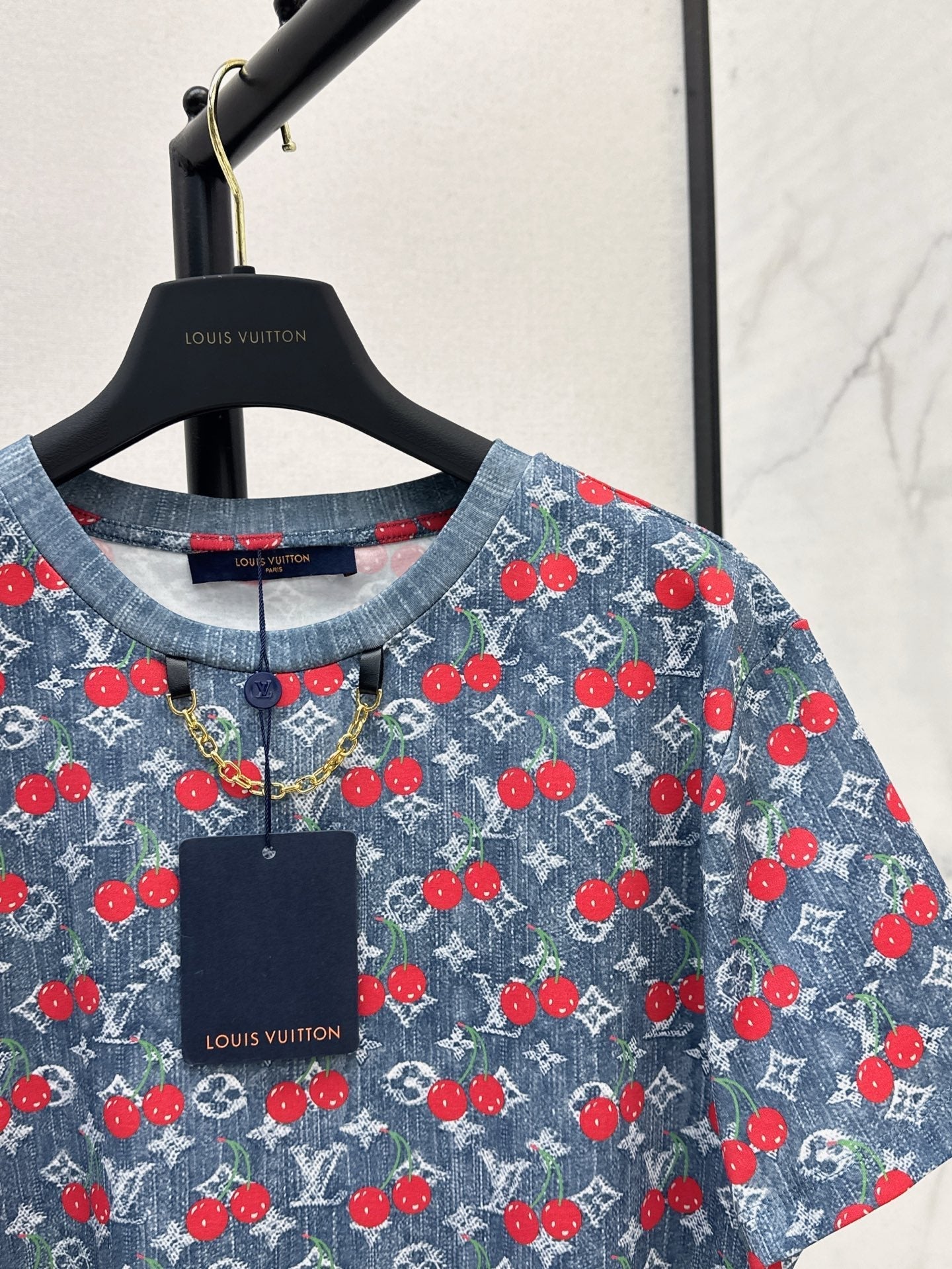 Loui* 25ss monogram cherry cotton t-shirt