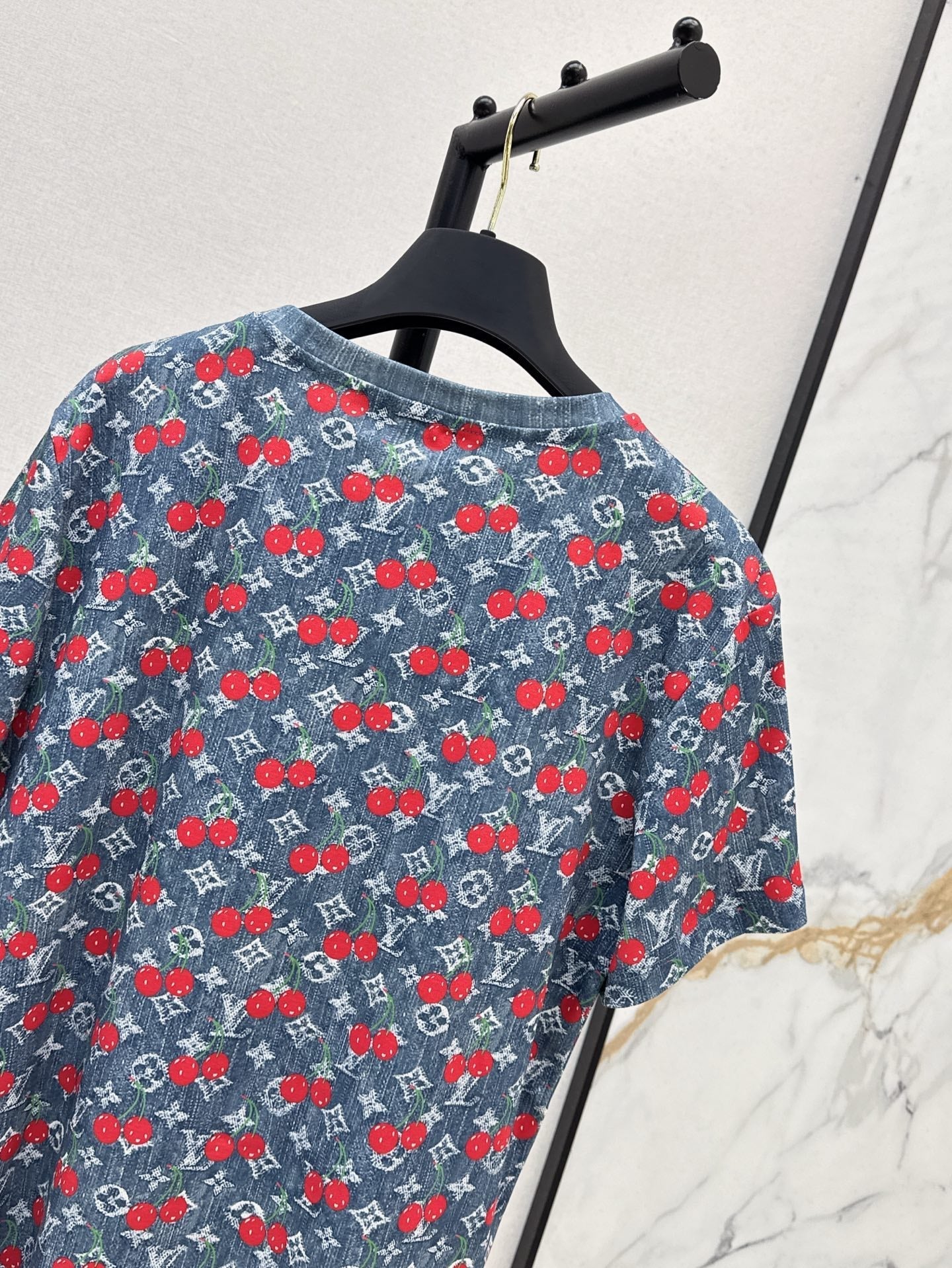 Loui* 25ss monogram cherry cotton t-shirt