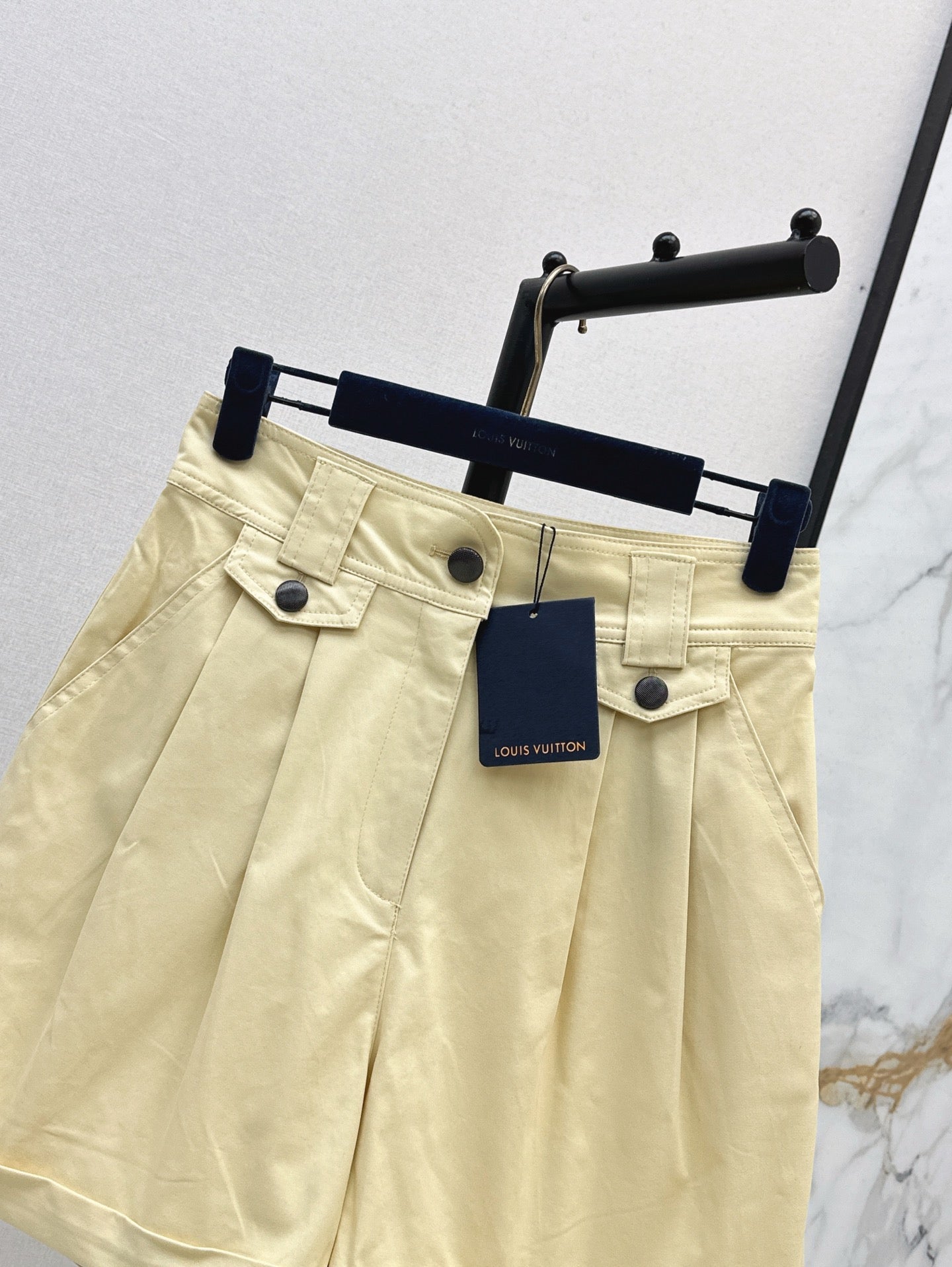 Loui* 25ss pleated shorts