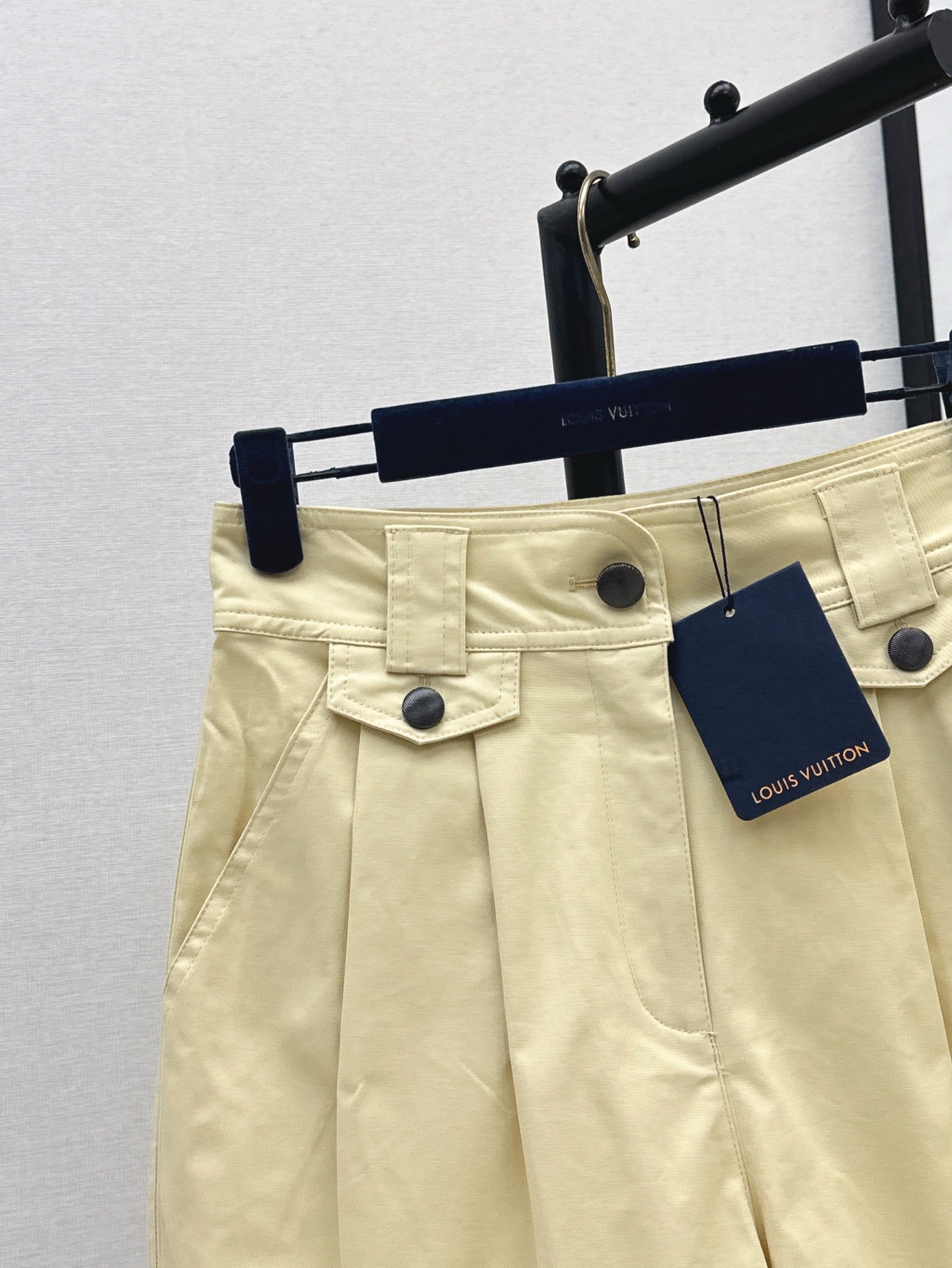 Loui* 25ss pleated shorts