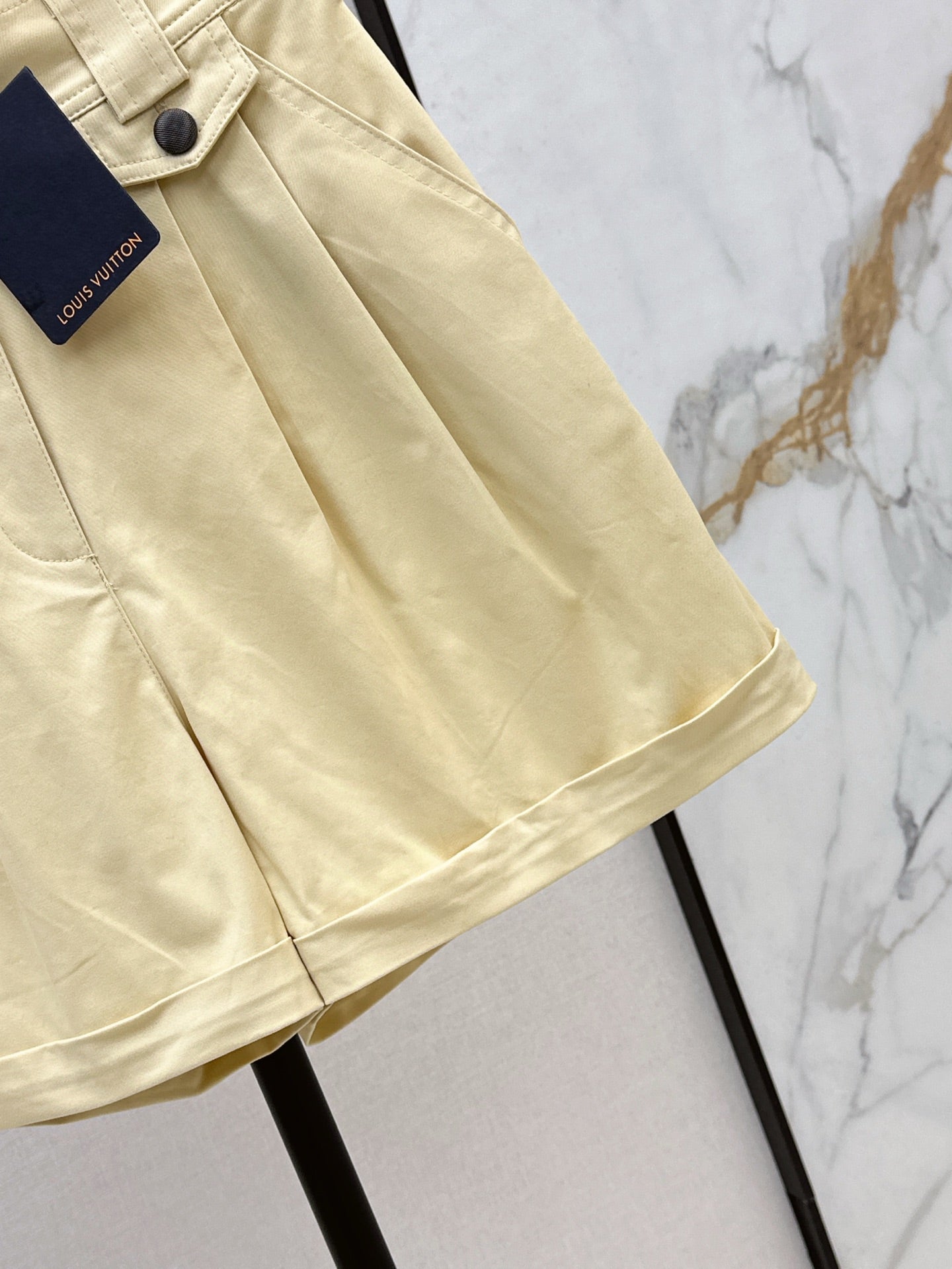 Loui* 25ss pleated shorts