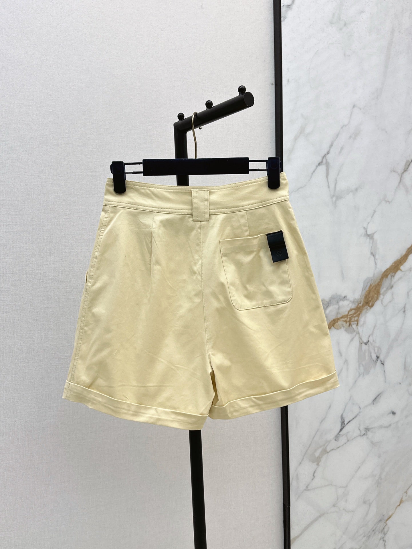 Loui* 25ss pleated shorts