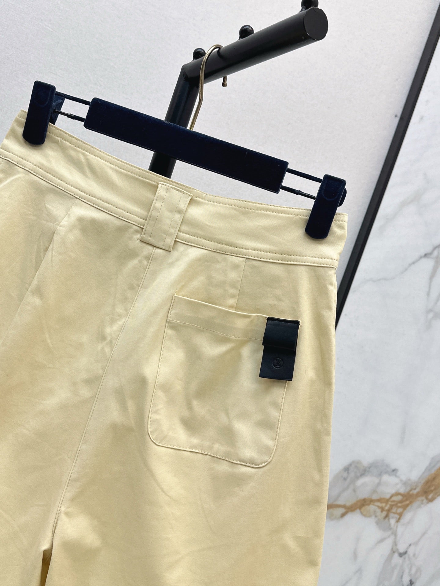 Loui* 25ss pleated shorts